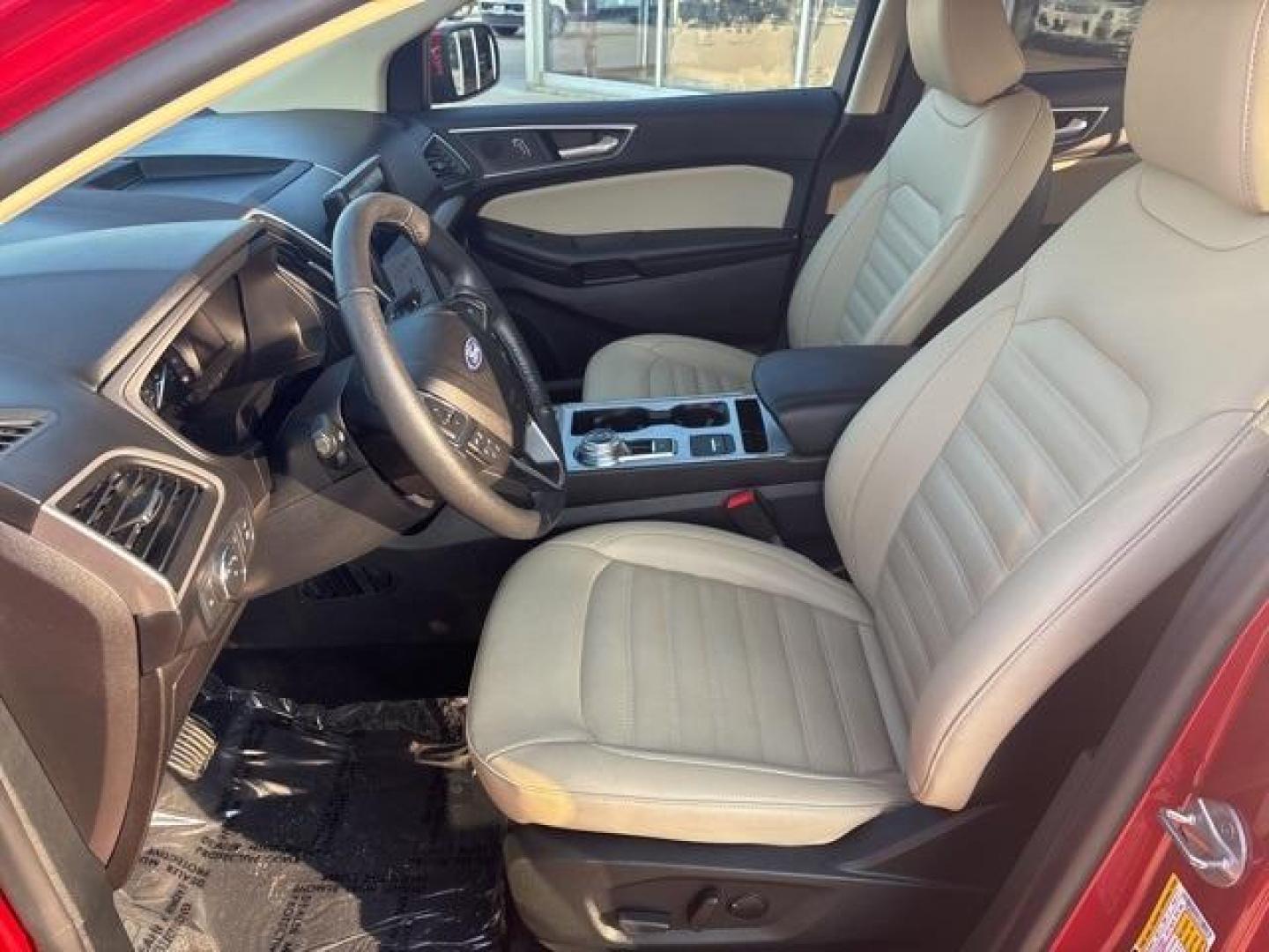 2022 Rapid Red Metallic Tinted Clearcoat /Dune Ford Edge SEL (2FMPK4J99NB) with an EcoBoost 2.0L I4 GTDi DOHC Turbocharged VCT engine, Automatic transmission, located at 1105 E Mulberry, Kaufman, TX, 75142, (972) 962-2151, 32.589550, -96.300926 - Rapid Red Metallic Tinted Clearcoat 2022 Ford Edge 4D Sport Utility SEL AWD 8-Speed Automatic EcoBoost 2.0L I4 GTDi DOHC Turbocharged VCT AWD.<br><br><br>Recent Arrival! Odometer is 20452 miles below market average! 21/28 City/Highway MPG<br><br><br>Please call Paul Murrey Ford Inc. In Kaufman Texas - Photo#8