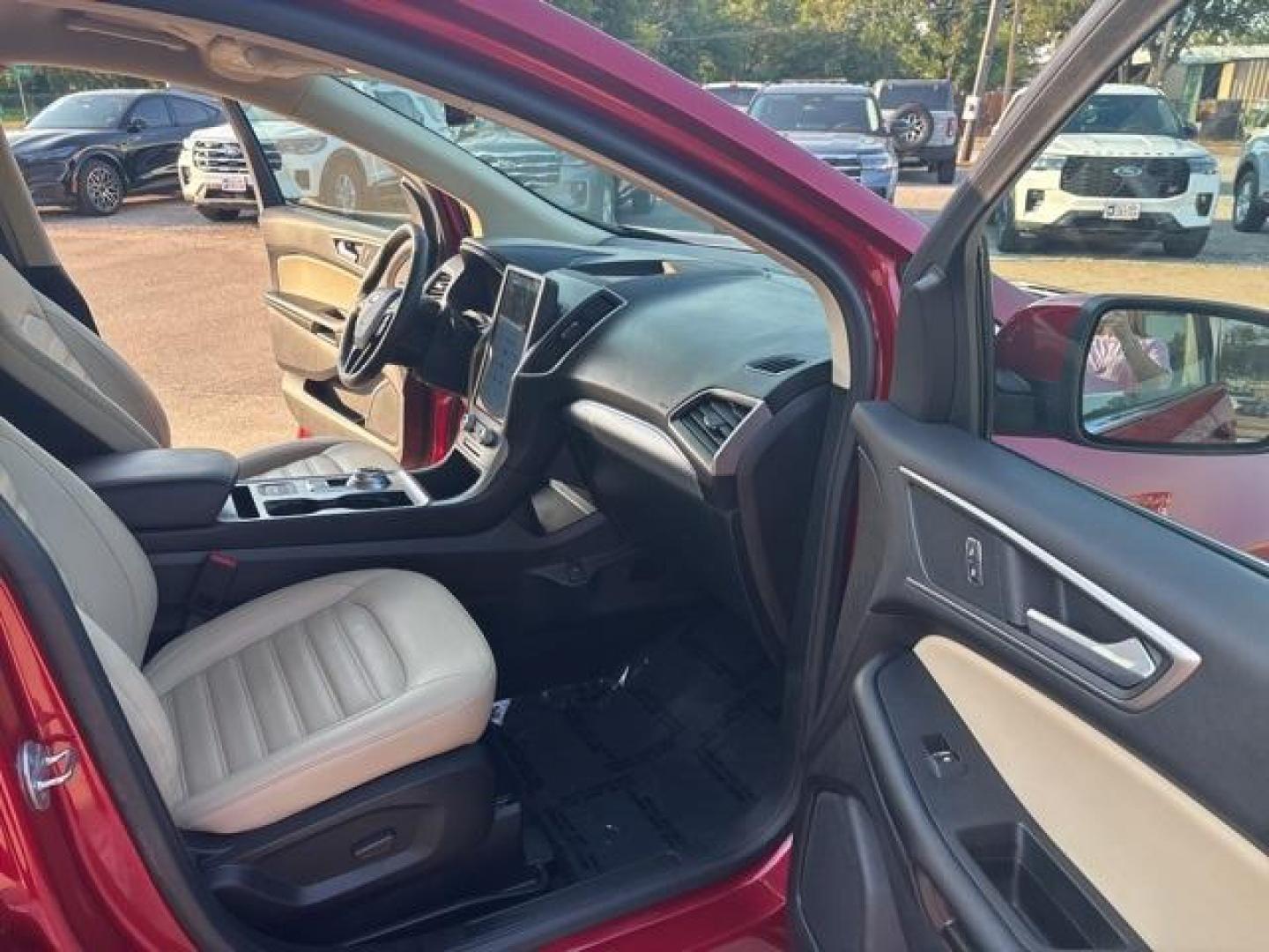 2022 Rapid Red Metallic Tinted Clearcoat /Dune Ford Edge SEL (2FMPK4J99NB) with an EcoBoost 2.0L I4 GTDi DOHC Turbocharged VCT engine, Automatic transmission, located at 1105 E Mulberry, Kaufman, TX, 75142, (972) 962-2151, 32.589550, -96.300926 - Rapid Red Metallic Tinted Clearcoat 2022 Ford Edge 4D Sport Utility SEL AWD 8-Speed Automatic EcoBoost 2.0L I4 GTDi DOHC Turbocharged VCT AWD.<br><br><br>Recent Arrival! Odometer is 20452 miles below market average! 21/28 City/Highway MPG<br><br><br>Please call Paul Murrey Ford Inc. In Kaufman Texas - Photo#14