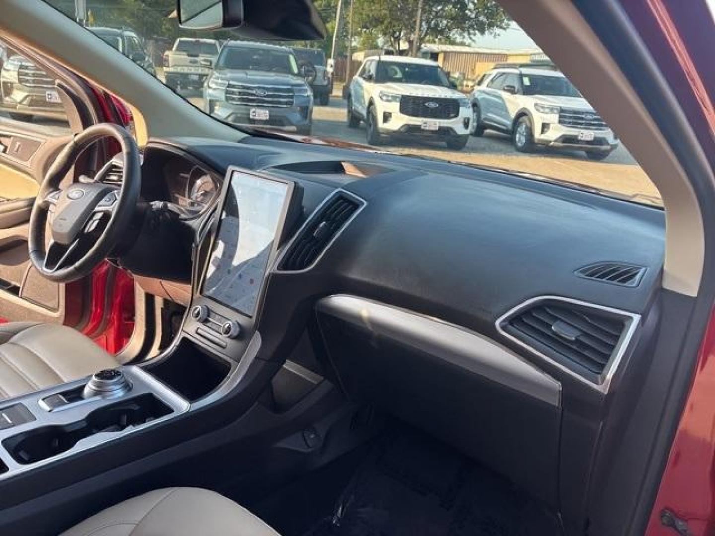 2022 Rapid Red Metallic Tinted Clearcoat /Dune Ford Edge SEL (2FMPK4J99NB) with an EcoBoost 2.0L I4 GTDi DOHC Turbocharged VCT engine, Automatic transmission, located at 1105 E Mulberry, Kaufman, TX, 75142, (972) 962-2151, 32.589550, -96.300926 - Rapid Red Metallic Tinted Clearcoat 2022 Ford Edge 4D Sport Utility SEL AWD 8-Speed Automatic EcoBoost 2.0L I4 GTDi DOHC Turbocharged VCT AWD.<br><br><br>Recent Arrival! Odometer is 20452 miles below market average! 21/28 City/Highway MPG<br><br><br>Please call Paul Murrey Ford Inc. In Kaufman Texas - Photo#15