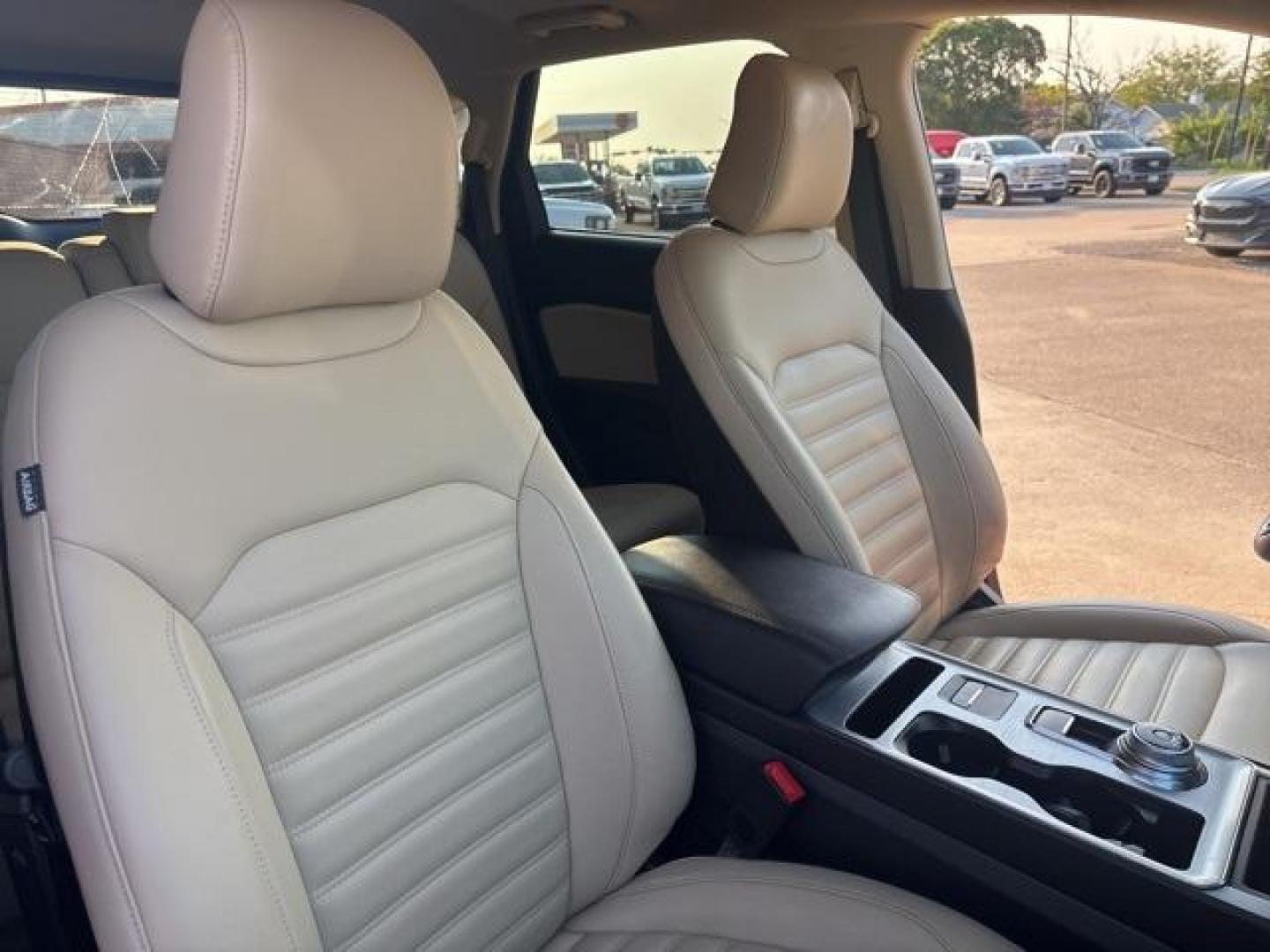 2022 Rapid Red Metallic Tinted Clearcoat /Dune Ford Edge SEL (2FMPK4J99NB) with an EcoBoost 2.0L I4 GTDi DOHC Turbocharged VCT engine, Automatic transmission, located at 1105 E Mulberry, Kaufman, TX, 75142, (972) 962-2151, 32.589550, -96.300926 - Rapid Red Metallic Tinted Clearcoat 2022 Ford Edge 4D Sport Utility SEL AWD 8-Speed Automatic EcoBoost 2.0L I4 GTDi DOHC Turbocharged VCT AWD.<br><br><br>Recent Arrival! Odometer is 20452 miles below market average! 21/28 City/Highway MPG<br><br><br>Please call Paul Murrey Ford Inc. In Kaufman Texas - Photo#16