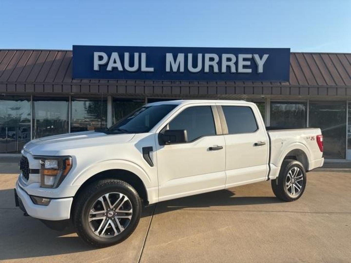 2023 Oxford White /Black Ford F-150 XL (1FTFW1E55PK) with an 5.0L V8 engine, Automatic transmission, located at 1105 E Mulberry, Kaufman, TX, 75142, (972) 962-2151, 32.589550, -96.300926 - Oxford White 2023 Ford F-150 4D SuperCrew XL 4WD 10-Speed Automatic 5.0L V8 4WD.<br><br><br>Recent Arrival! Odometer is 11147 miles below market average!<br><br><br>Please call Paul Murrey Ford Inc. In Kaufman Texas A Family Dealership Since 1952 Serving the Dallas Fort Worth and East Texas areas fo - Photo#0