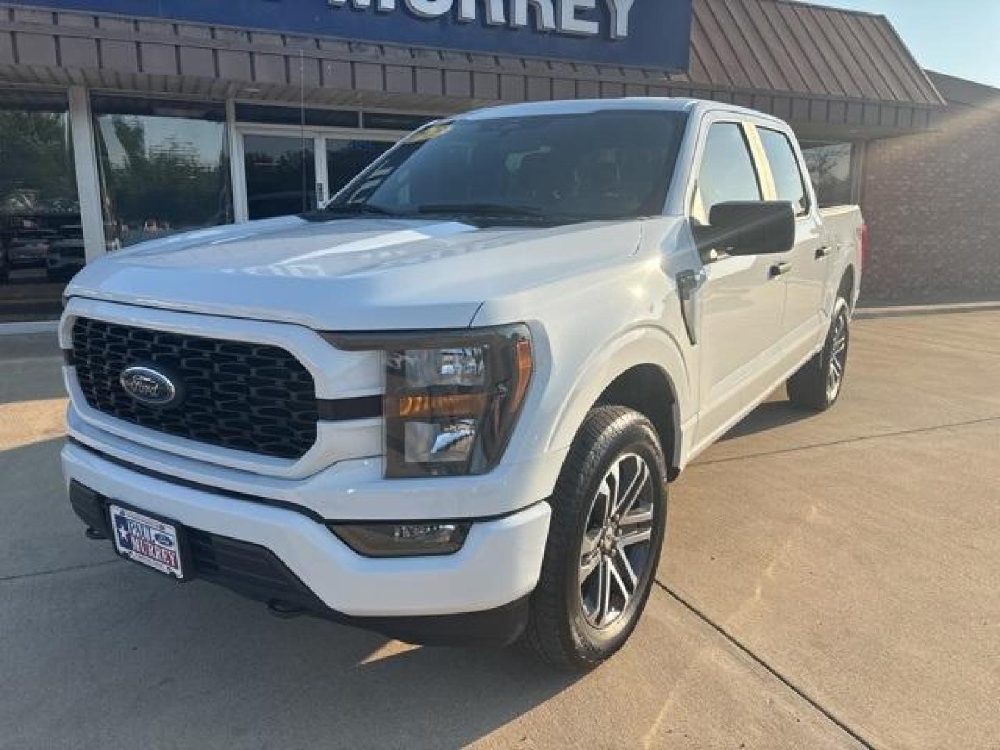 2023 Oxford White /Black Ford F-150 XL (1FTFW1E55PK) with an 5.0L V8 engine, Automatic transmission, located at 1105 E Mulberry, Kaufman, TX, 75142, (972) 962-2151, 32.589550, -96.300926 - Oxford White 2023 Ford F-150 4D SuperCrew XL 4WD 10-Speed Automatic 5.0L V8 4WD.<br><br><br>Recent Arrival! Odometer is 11147 miles below market average!<br><br><br>Please call Paul Murrey Ford Inc. In Kaufman Texas A Family Dealership Since 1952 Serving the Dallas Fort Worth and East Texas areas fo - Photo#1