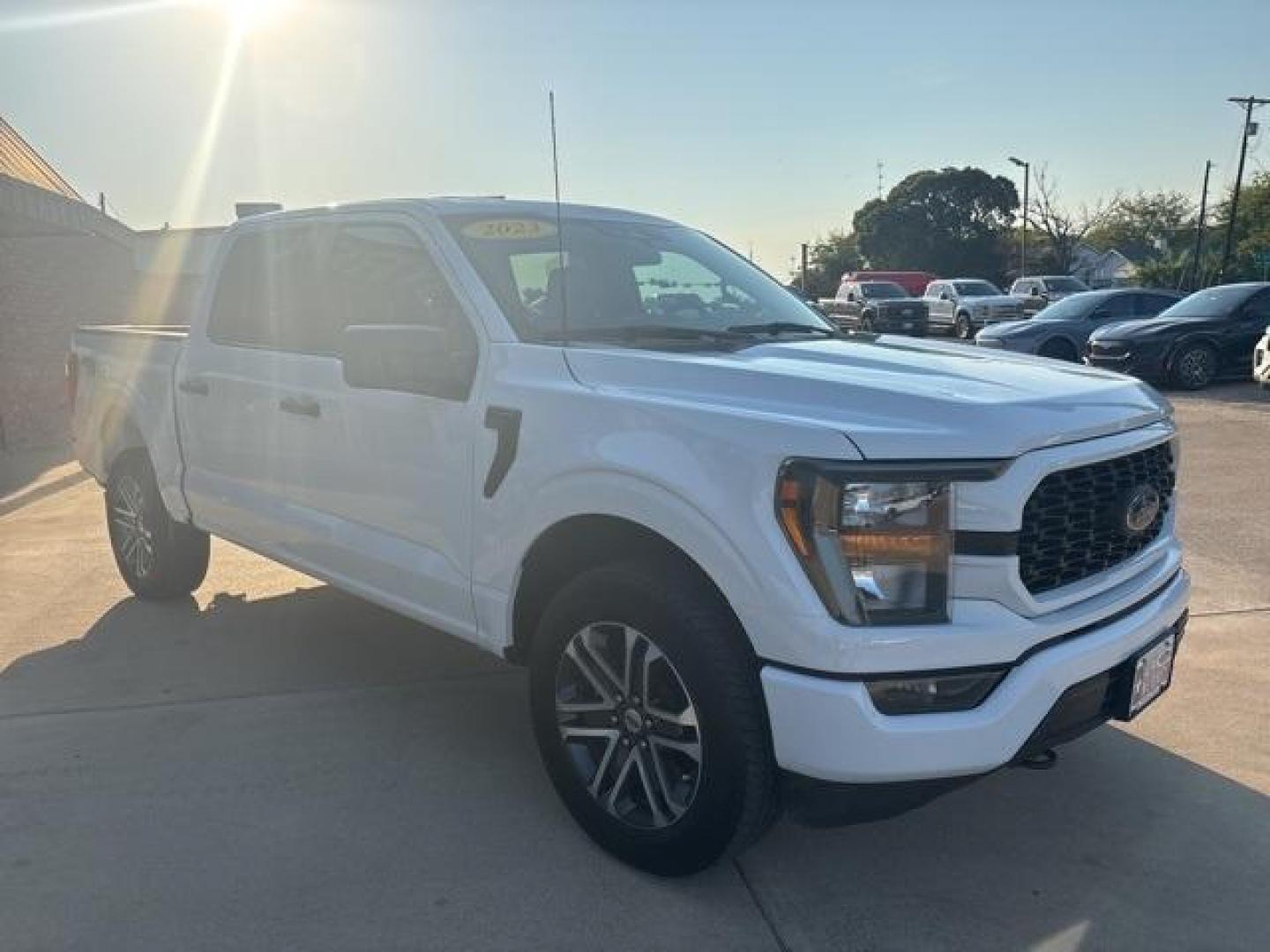 2023 Oxford White /Black Ford F-150 XL (1FTFW1E55PK) with an 5.0L V8 engine, Automatic transmission, located at 1105 E Mulberry, Kaufman, TX, 75142, (972) 962-2151, 32.589550, -96.300926 - Oxford White 2023 Ford F-150 4D SuperCrew XL 4WD 10-Speed Automatic 5.0L V8 4WD.<br><br><br>Recent Arrival! Odometer is 11147 miles below market average!<br><br><br>Please call Paul Murrey Ford Inc. In Kaufman Texas A Family Dealership Since 1952 Serving the Dallas Fort Worth and East Texas areas fo - Photo#5