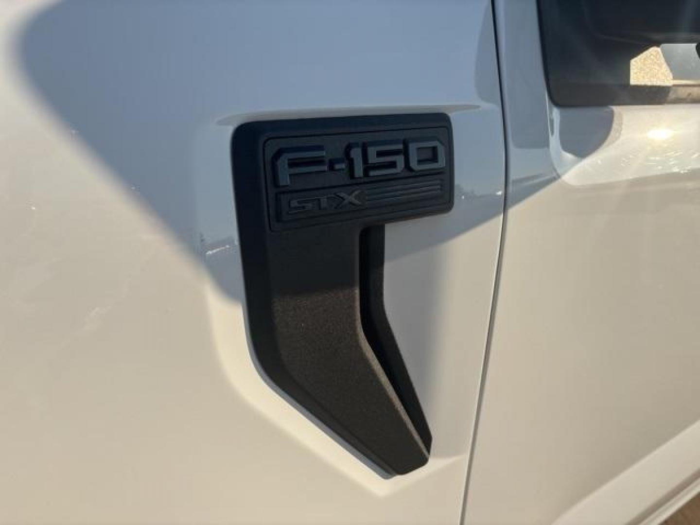 2023 Oxford White /Black Ford F-150 XL (1FTFW1E55PK) with an 5.0L V8 engine, Automatic transmission, located at 1105 E Mulberry, Kaufman, TX, 75142, (972) 962-2151, 32.589550, -96.300926 - Oxford White 2023 Ford F-150 4D SuperCrew XL 4WD 10-Speed Automatic 5.0L V8 4WD.<br><br><br>Recent Arrival! Odometer is 11147 miles below market average!<br><br><br>Please call Paul Murrey Ford Inc. In Kaufman Texas A Family Dealership Since 1952 Serving the Dallas Fort Worth and East Texas areas fo - Photo#7