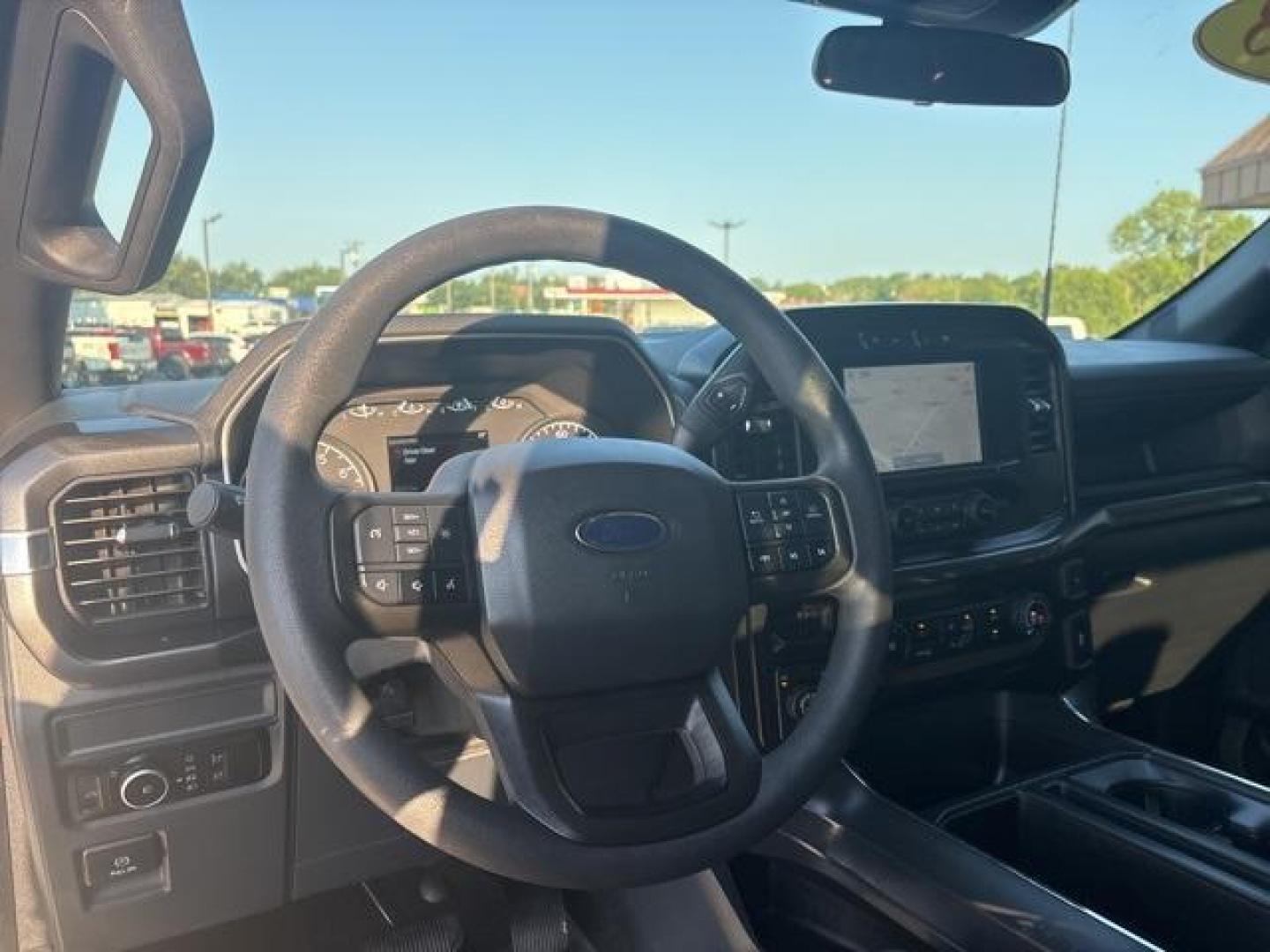 2023 Oxford White /Black Ford F-150 XL (1FTFW1E55PK) with an 5.0L V8 engine, Automatic transmission, located at 1105 E Mulberry, Kaufman, TX, 75142, (972) 962-2151, 32.589550, -96.300926 - Oxford White 2023 Ford F-150 4D SuperCrew XL 4WD 10-Speed Automatic 5.0L V8 4WD.<br><br><br>Recent Arrival! Odometer is 11147 miles below market average!<br><br><br>Please call Paul Murrey Ford Inc. In Kaufman Texas A Family Dealership Since 1952 Serving the Dallas Fort Worth and East Texas areas fo - Photo#12