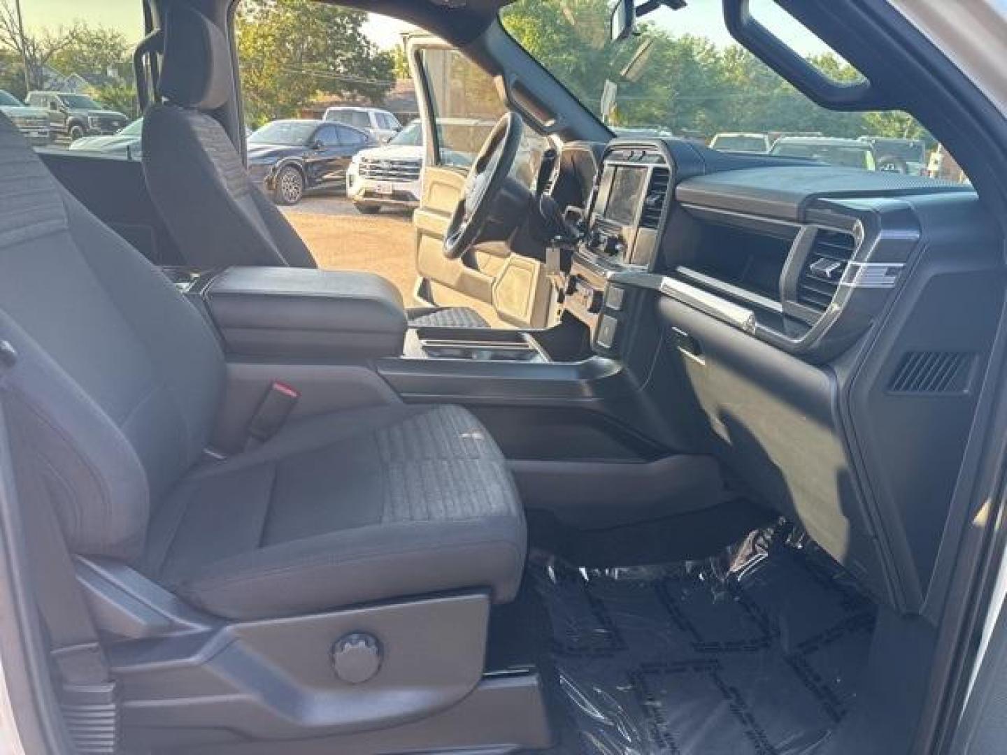 2023 Oxford White /Black Ford F-150 XL (1FTFW1E55PK) with an 5.0L V8 engine, Automatic transmission, located at 1105 E Mulberry, Kaufman, TX, 75142, (972) 962-2151, 32.589550, -96.300926 - Oxford White 2023 Ford F-150 4D SuperCrew XL 4WD 10-Speed Automatic 5.0L V8 4WD.<br><br><br>Recent Arrival! Odometer is 11147 miles below market average!<br><br><br>Please call Paul Murrey Ford Inc. In Kaufman Texas A Family Dealership Since 1952 Serving the Dallas Fort Worth and East Texas areas fo - Photo#15
