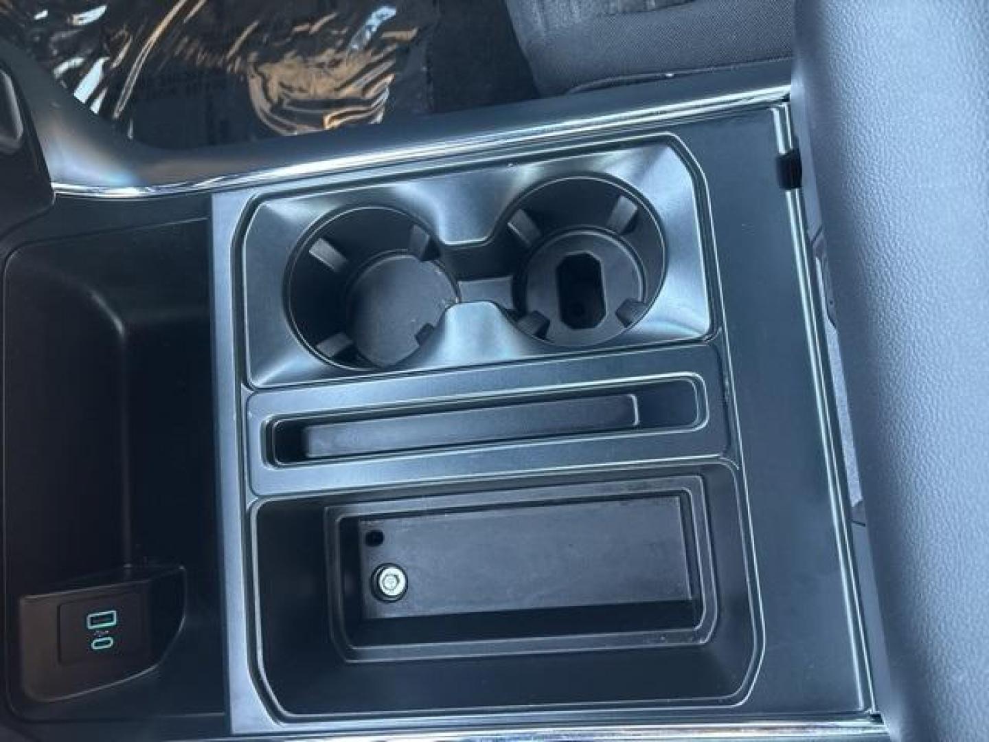 2023 Oxford White /Black Ford F-150 XL (1FTFW1E55PK) with an 5.0L V8 engine, Automatic transmission, located at 1105 E Mulberry, Kaufman, TX, 75142, (972) 962-2151, 32.589550, -96.300926 - Oxford White 2023 Ford F-150 4D SuperCrew XL 4WD 10-Speed Automatic 5.0L V8 4WD.<br><br><br>Recent Arrival! Odometer is 11147 miles below market average!<br><br><br>Please call Paul Murrey Ford Inc. In Kaufman Texas A Family Dealership Since 1952 Serving the Dallas Fort Worth and East Texas areas fo - Photo#20