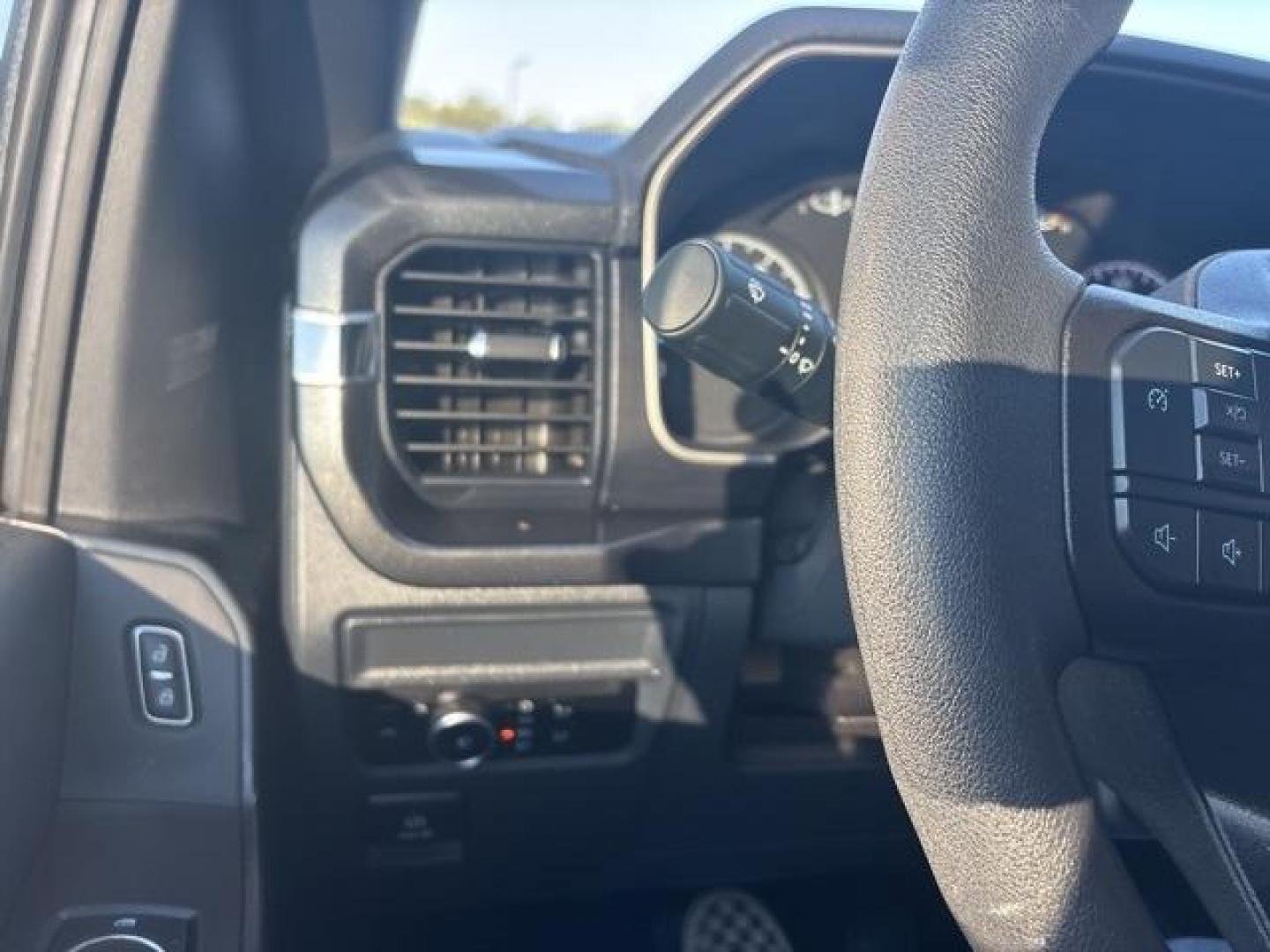 2023 Oxford White /Black Ford F-150 XL (1FTFW1E55PK) with an 5.0L V8 engine, Automatic transmission, located at 1105 E Mulberry, Kaufman, TX, 75142, (972) 962-2151, 32.589550, -96.300926 - Oxford White 2023 Ford F-150 4D SuperCrew XL 4WD 10-Speed Automatic 5.0L V8 4WD.<br><br><br>Recent Arrival! Odometer is 11147 miles below market average!<br><br><br>Please call Paul Murrey Ford Inc. In Kaufman Texas A Family Dealership Since 1952 Serving the Dallas Fort Worth and East Texas areas fo - Photo#24