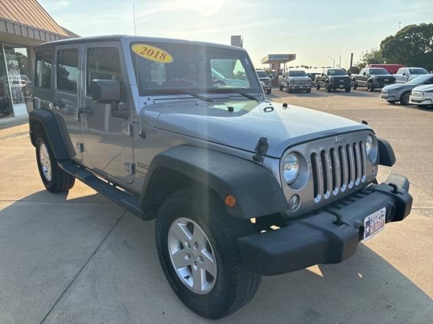 2018 Billet Silver Metallic Clearcoat /Black Jeep Wrangler JK Unlimited Sport (1C4BJWDG6JL) with an 3.6L V6 24V VVT engine, Automatic transmission, located at 1105 E Mulberry, Kaufman, TX, 75142, (972) 962-2151, 32.589550, -96.300926 - Photo#6