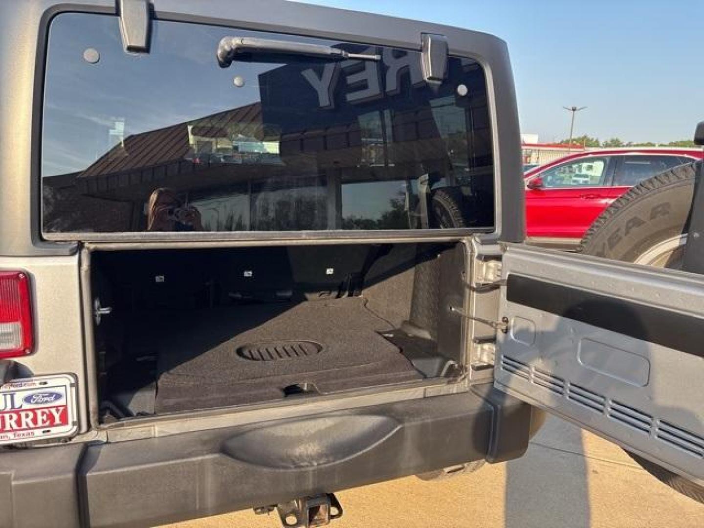 2018 Billet Silver Metallic Clearcoat /Black Jeep Wrangler JK Unlimited Sport (1C4BJWDG6JL) with an 3.6L V6 24V VVT engine, Automatic transmission, located at 1105 E Mulberry, Kaufman, TX, 75142, (972) 962-2151, 32.589550, -96.300926 - Photo#18