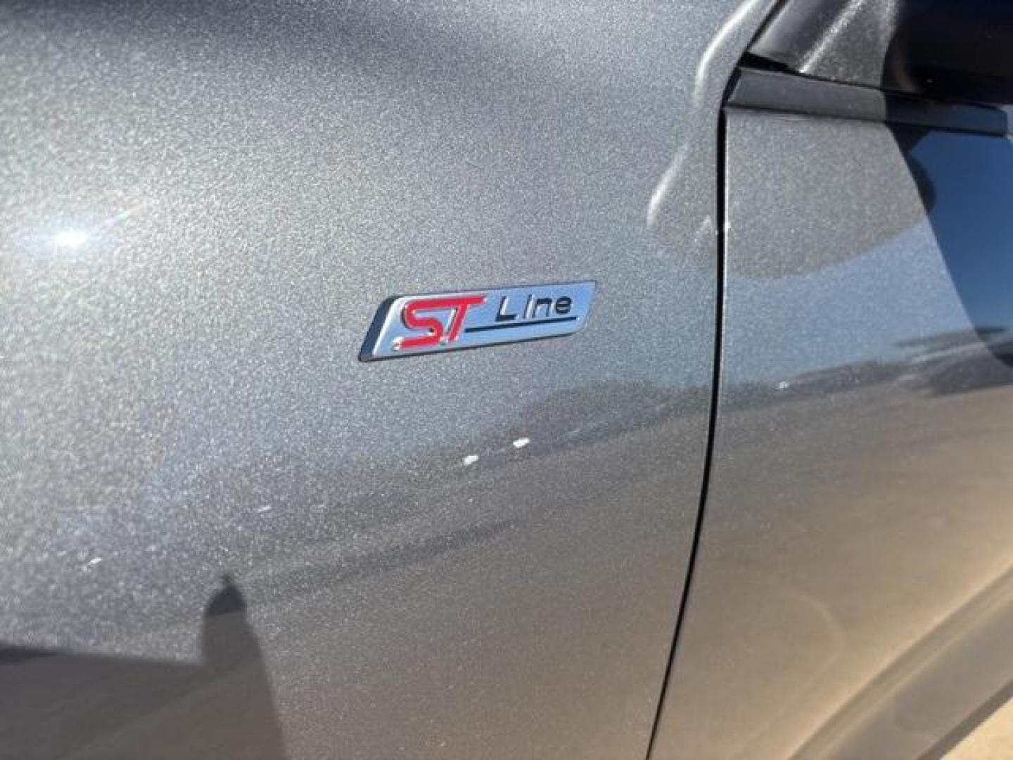 2025 Gray Metallic /Ebony Ford Escape ST-Line (1FMCU0MN2SU) with an 1.5L EcoBoost engine, Automatic transmission, located at 1105 E Mulberry, Kaufman, TX, 75142, (972) 962-2151, 32.589550, -96.300926 - Carbonized Gray Metallic 2025 Ford Escape 4D Sport Utility ST-Line FWD 8-Speed Automatic 1.5L EcoBoost<br><br>27/34 City/Highway MPG Price includes: $4000 - Bonus Customer Cash. Exp. 01/05/2026 - Photo#8