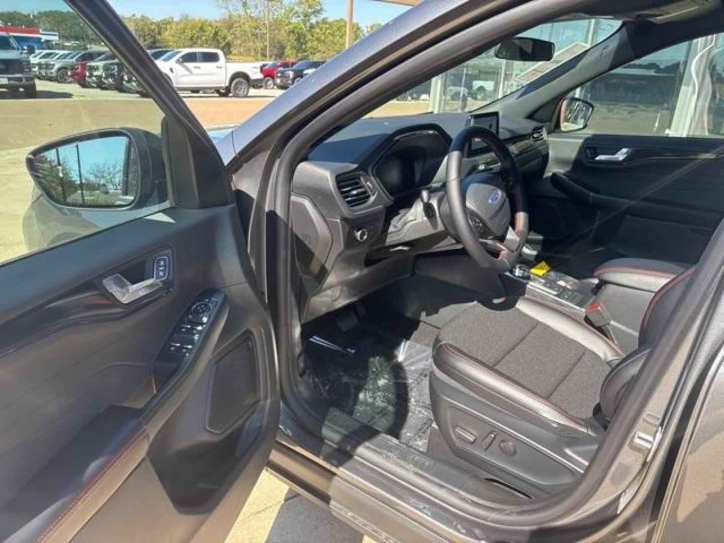 2025 Gray Metallic /Ebony Ford Escape ST-Line (1FMCU0MN2SU) with an 1.5L EcoBoost engine, Automatic transmission, located at 1105 E Mulberry, Kaufman, TX, 75142, (972) 962-2151, 32.589550, -96.300926 - Carbonized Gray Metallic 2025 Ford Escape 4D Sport Utility ST-Line FWD 8-Speed Automatic 1.5L EcoBoost<br><br>27/34 City/Highway MPG Price includes: $4000 - Bonus Customer Cash. Exp. 01/05/2026 - Photo#9