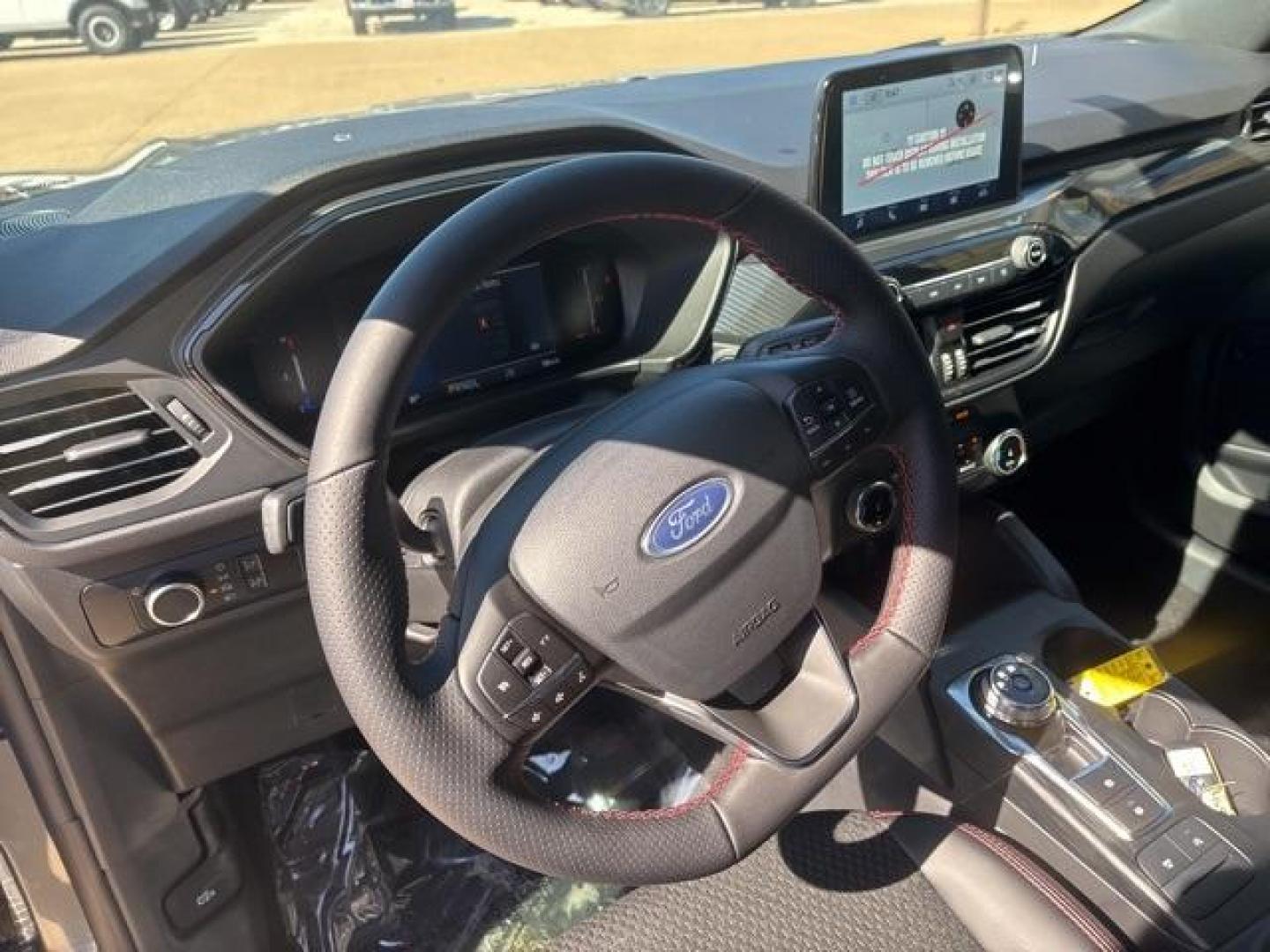 2025 Gray Metallic /Ebony Ford Escape ST-Line (1FMCU0MN2SU) with an 1.5L EcoBoost engine, Automatic transmission, located at 1105 E Mulberry, Kaufman, TX, 75142, (972) 962-2151, 32.589550, -96.300926 - Carbonized Gray Metallic 2025 Ford Escape 4D Sport Utility ST-Line FWD 8-Speed Automatic 1.5L EcoBoost<br><br>27/34 City/Highway MPG Price includes: $4000 - Bonus Customer Cash. Exp. 01/05/2026 - Photo#12