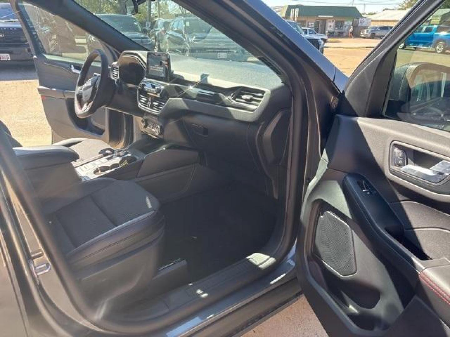 2025 Gray Metallic /Ebony Ford Escape ST-Line (1FMCU0MN2SU) with an 1.5L EcoBoost engine, Automatic transmission, located at 1105 E Mulberry, Kaufman, TX, 75142, (972) 962-2151, 32.589550, -96.300926 - Carbonized Gray Metallic 2025 Ford Escape 4D Sport Utility ST-Line FWD 8-Speed Automatic 1.5L EcoBoost<br><br>27/34 City/Highway MPG Price includes: $4000 - Bonus Customer Cash. Exp. 01/05/2026 - Photo#15