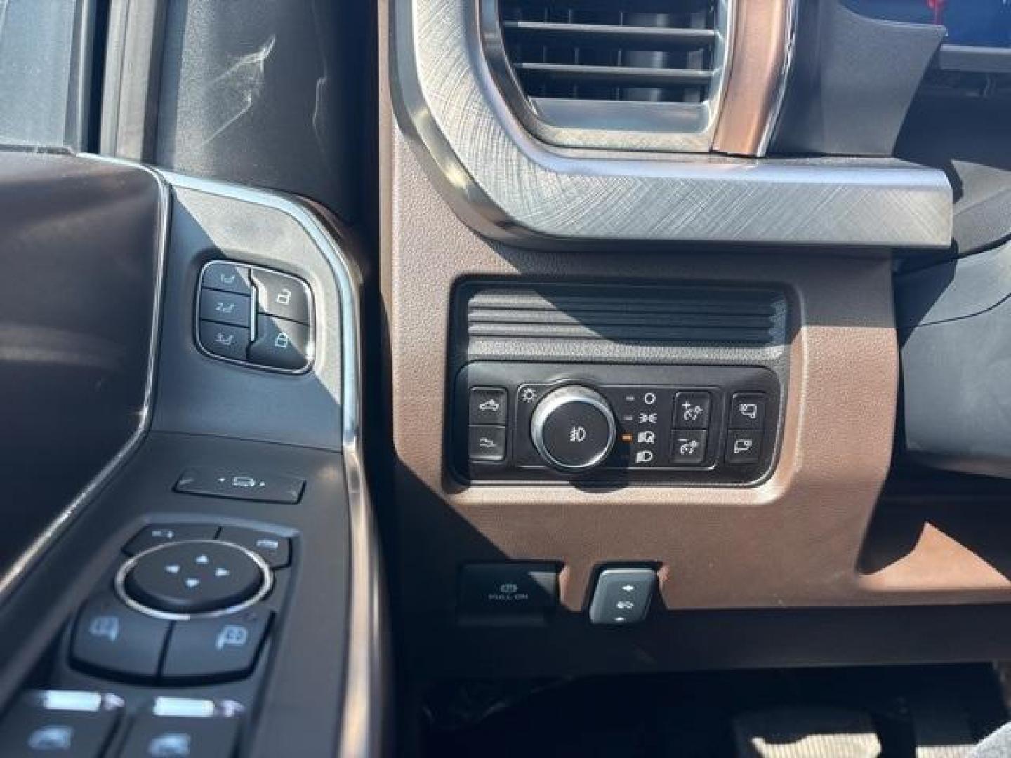 2025 Agate Black Metallic /40 Console 40 Seat Ford F-250SD King Ranch (1FT8W2BT3SE) with an Power Stroke 6.7L V8 DI 32V OHV Turbodiesel engine, Automatic transmission, located at 1105 E Mulberry, Kaufman, TX, 75142, (972) 962-2151, 32.589550, -96.300926 - Photo#23