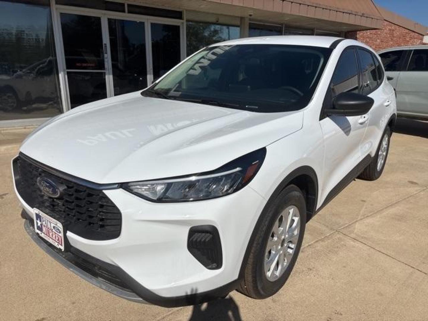 2025 Oxford White /Ebony Ford Escape Active (1FMCU0GN9SU) with an 1.5L EcoBoost engine, Automatic transmission, located at 1105 E Mulberry, Kaufman, TX, 75142, (972) 962-2151, 32.589550, -96.300926 - Photo#1