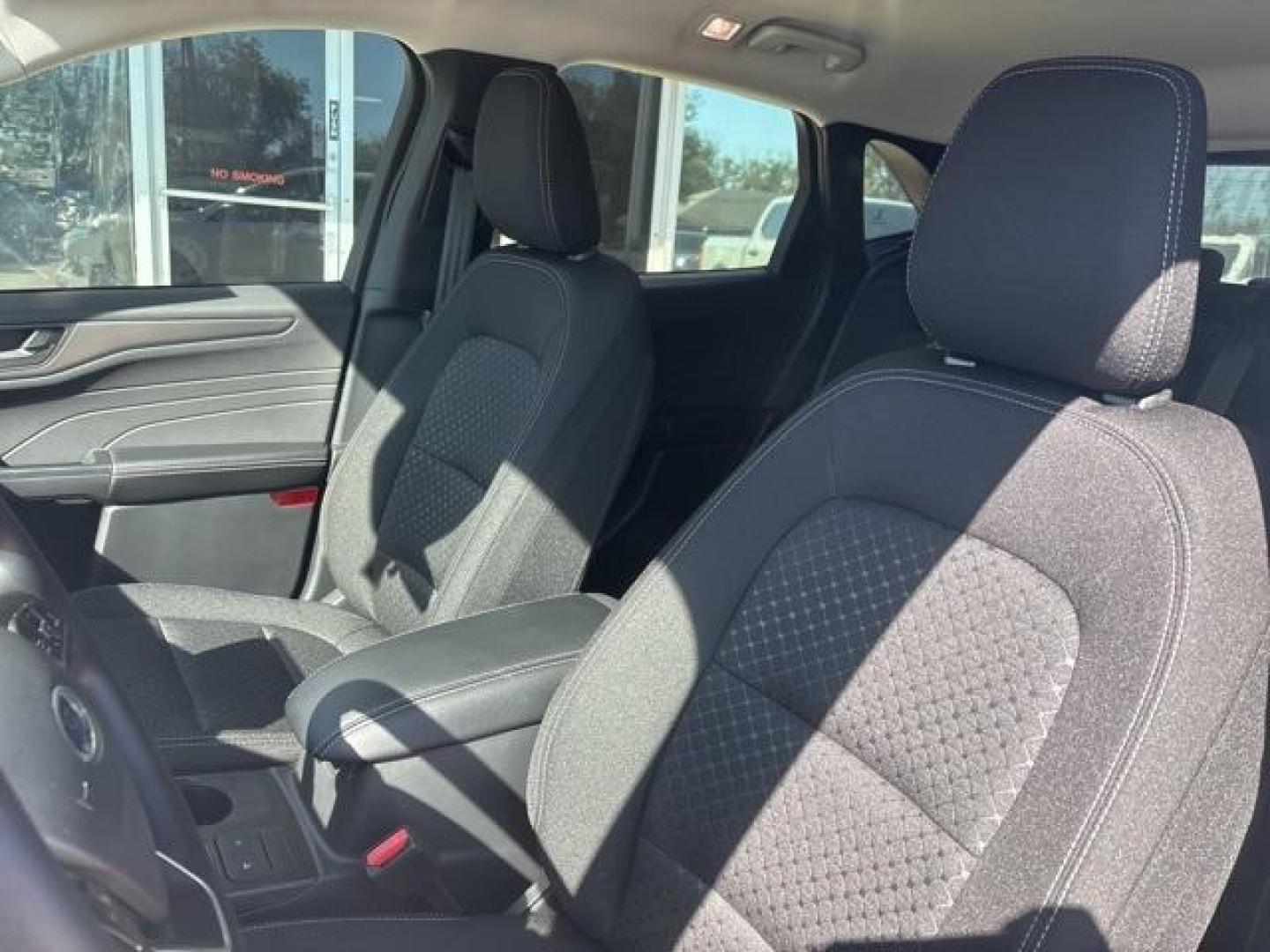 2025 Oxford White /Ebony Ford Escape Active (1FMCU0GN9SU) with an 1.5L EcoBoost engine, Automatic transmission, located at 1105 E Mulberry, Kaufman, TX, 75142, (972) 962-2151, 32.589550, -96.300926 - Photo#10