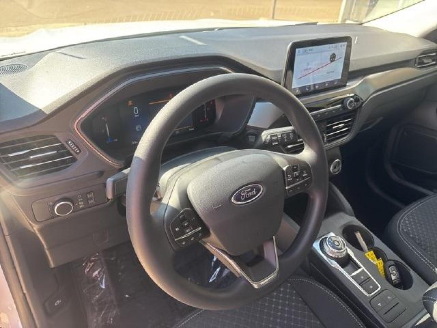 2025 Oxford White /Ebony Ford Escape Active (1FMCU0GN9SU) with an 1.5L EcoBoost engine, Automatic transmission, located at 1105 E Mulberry, Kaufman, TX, 75142, (972) 962-2151, 32.589550, -96.300926 - Photo#11