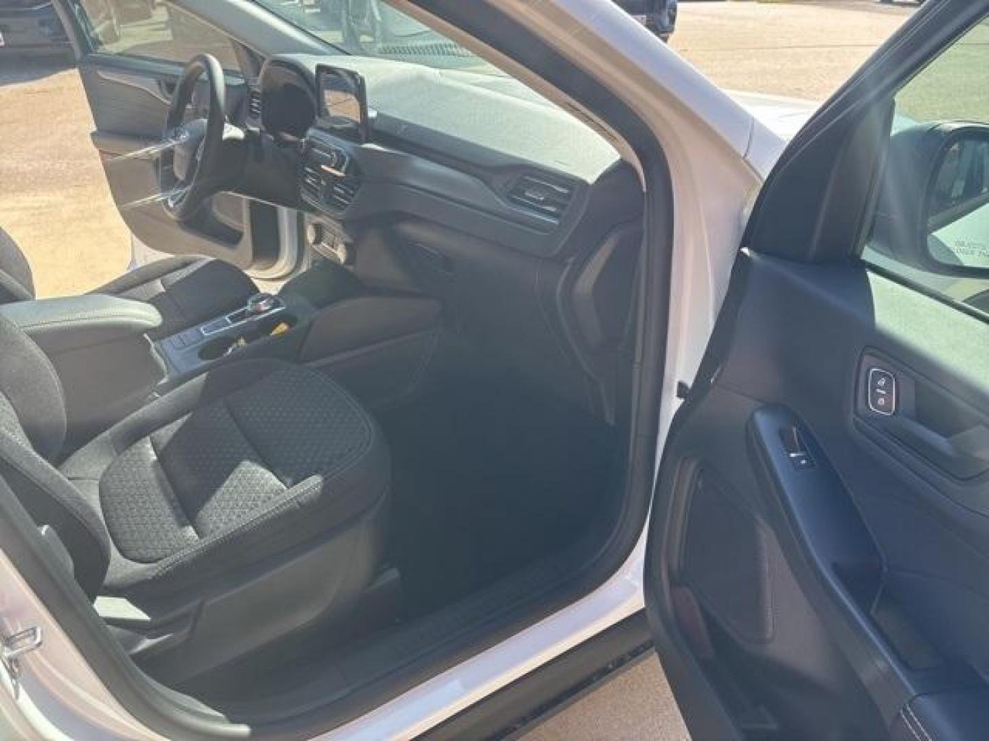 2025 Oxford White /Ebony Ford Escape Active (1FMCU0GN9SU) with an 1.5L EcoBoost engine, Automatic transmission, located at 1105 E Mulberry, Kaufman, TX, 75142, (972) 962-2151, 32.589550, -96.300926 - Photo#14