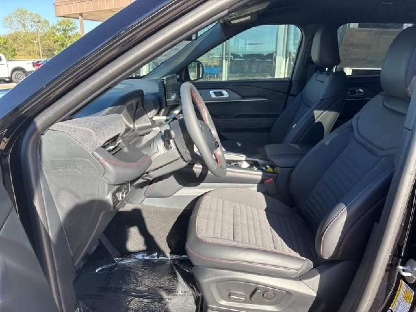 2025 Black Metallic /Onyx Ford Explorer ST-Line (1FMUK7KH1SG) with an 2.3L EcoBoost I-4 engine, Automatic transmission, located at 1105 E Mulberry, Kaufman, TX, 75142, (972) 962-2151, 32.589550, -96.300926 - Photo#10