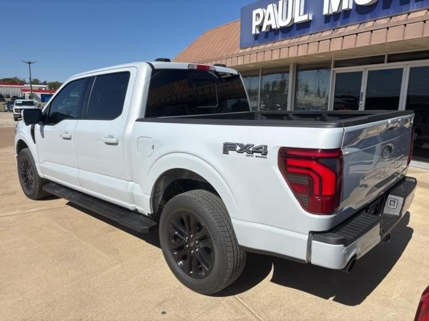 2025 White Metallic /Black Ford F-150 Lariat (1FTFW5L51SF) with an 5.0L V8 engine, Automatic transmission, located at 1105 E Mulberry, Kaufman, TX, 75142, (972) 962-2151, 32.589550, -96.300926 - $5,927 off MSRP!<br><br>4WD.<br>Space White Metallic 2025 Ford F-150 4D SuperCrew Lariat 4WD 10-Speed Automatic 5.0L V8 17/22 City/Highway MPG Price includes: $500 - Retail Bonus Cash. Exp. 01/05/2026 - Photo#3