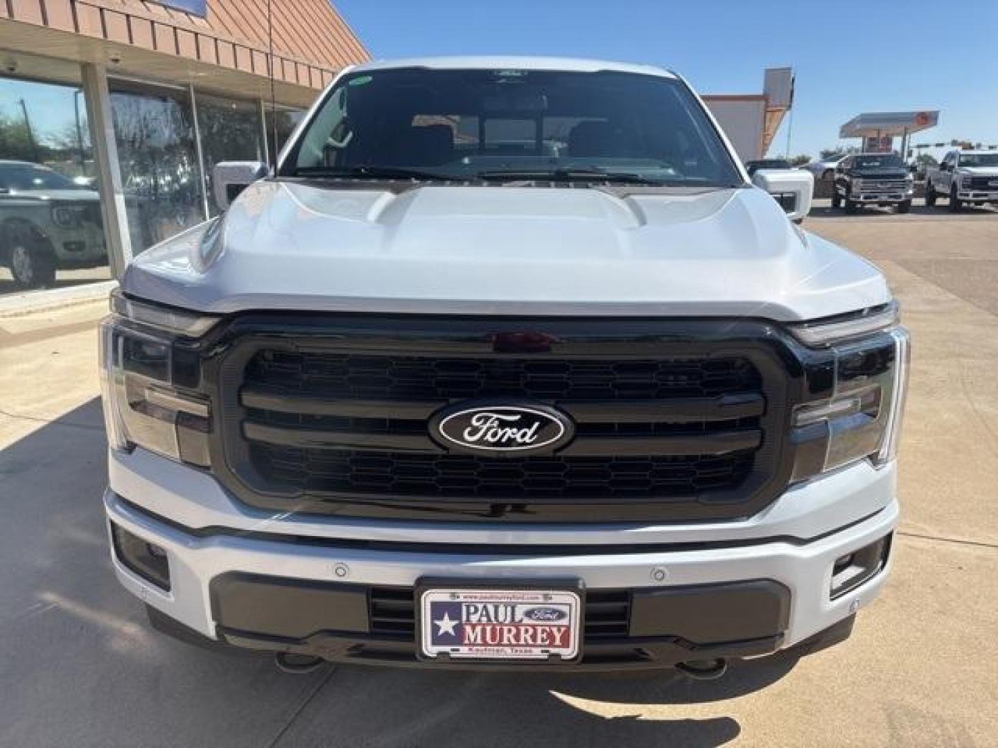 2025 White Metallic /Black Ford F-150 Lariat (1FTFW5L51SF) with an 5.0L V8 engine, Automatic transmission, located at 1105 E Mulberry, Kaufman, TX, 75142, (972) 962-2151, 32.589550, -96.300926 - $5,927 off MSRP!<br><br>4WD.<br>Space White Metallic 2025 Ford F-150 4D SuperCrew Lariat 4WD 10-Speed Automatic 5.0L V8 17/22 City/Highway MPG Price includes: $500 - Retail Bonus Cash. Exp. 01/05/2026 - Photo#6