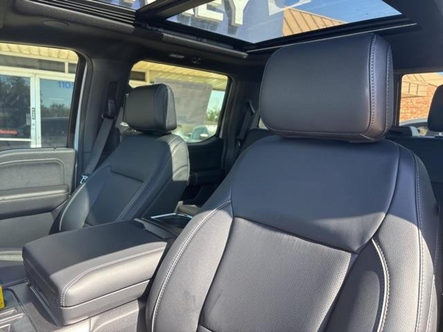 2025 White Metallic /Black Ford F-150 Lariat (1FTFW5L51SF) with an 5.0L V8 engine, Automatic transmission, located at 1105 E Mulberry, Kaufman, TX, 75142, (972) 962-2151, 32.589550, -96.300926 - $5,927 off MSRP!<br><br>4WD.<br>Space White Metallic 2025 Ford F-150 4D SuperCrew Lariat 4WD 10-Speed Automatic 5.0L V8 17/22 City/Highway MPG Price includes: $500 - Retail Bonus Cash. Exp. 01/05/2026 - Photo#10