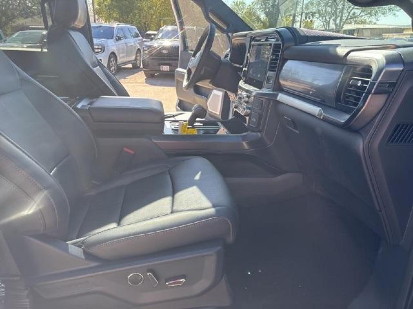 2025 White Metallic /Black Ford F-150 Lariat (1FTFW5L51SF) with an 5.0L V8 engine, Automatic transmission, located at 1105 E Mulberry, Kaufman, TX, 75142, (972) 962-2151, 32.589550, -96.300926 - $5,927 off MSRP!<br><br>4WD.<br>Space White Metallic 2025 Ford F-150 4D SuperCrew Lariat 4WD 10-Speed Automatic 5.0L V8 17/22 City/Highway MPG Price includes: $500 - Retail Bonus Cash. Exp. 01/05/2026 - Photo#14