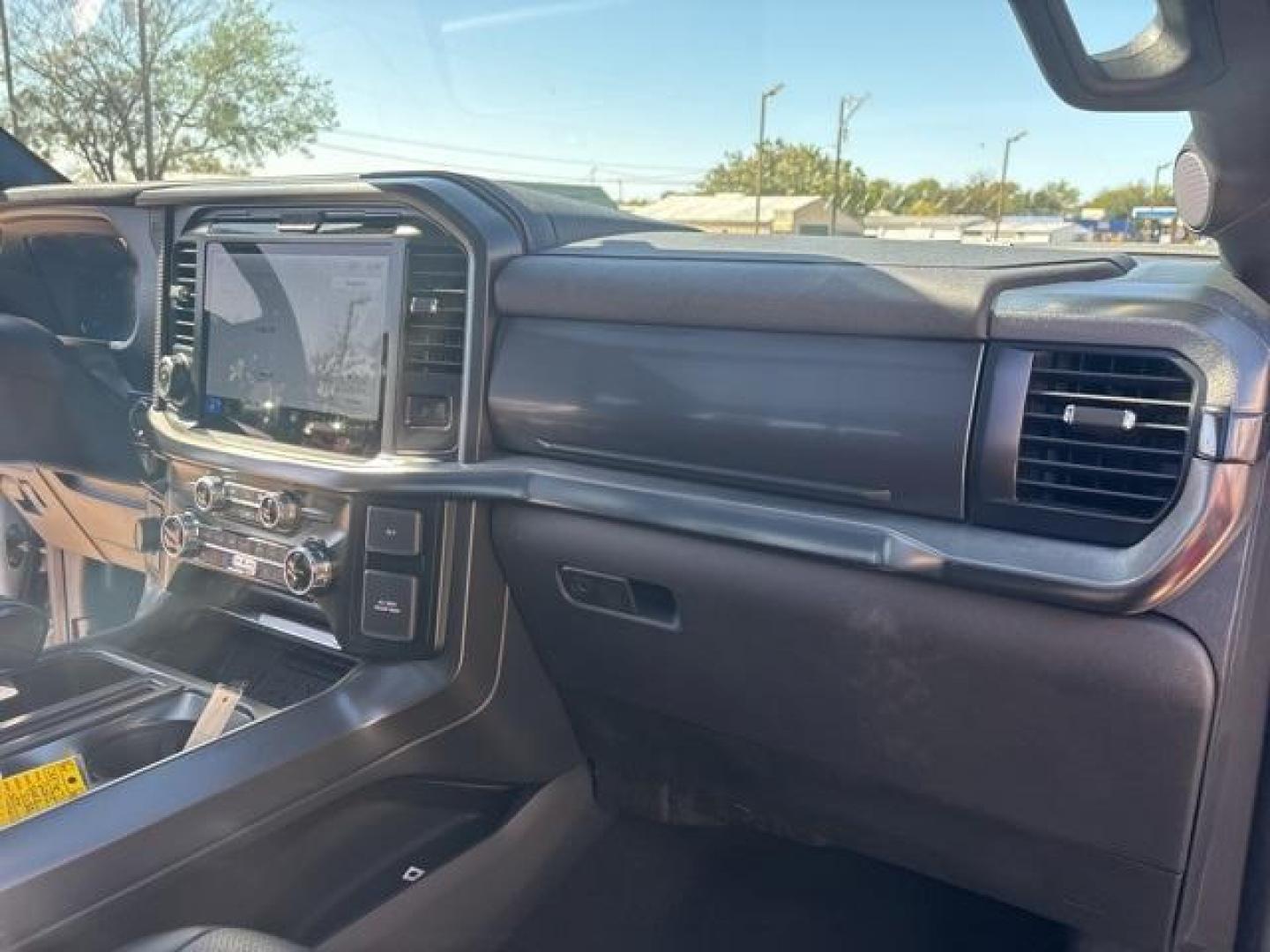 2025 White Metallic /Black Ford F-150 Lariat (1FTFW5L51SF) with an 5.0L V8 engine, Automatic transmission, located at 1105 E Mulberry, Kaufman, TX, 75142, (972) 962-2151, 32.589550, -96.300926 - $5,927 off MSRP!<br><br>4WD.<br>Space White Metallic 2025 Ford F-150 4D SuperCrew Lariat 4WD 10-Speed Automatic 5.0L V8 17/22 City/Highway MPG Price includes: $500 - Retail Bonus Cash. Exp. 01/05/2026 - Photo#15