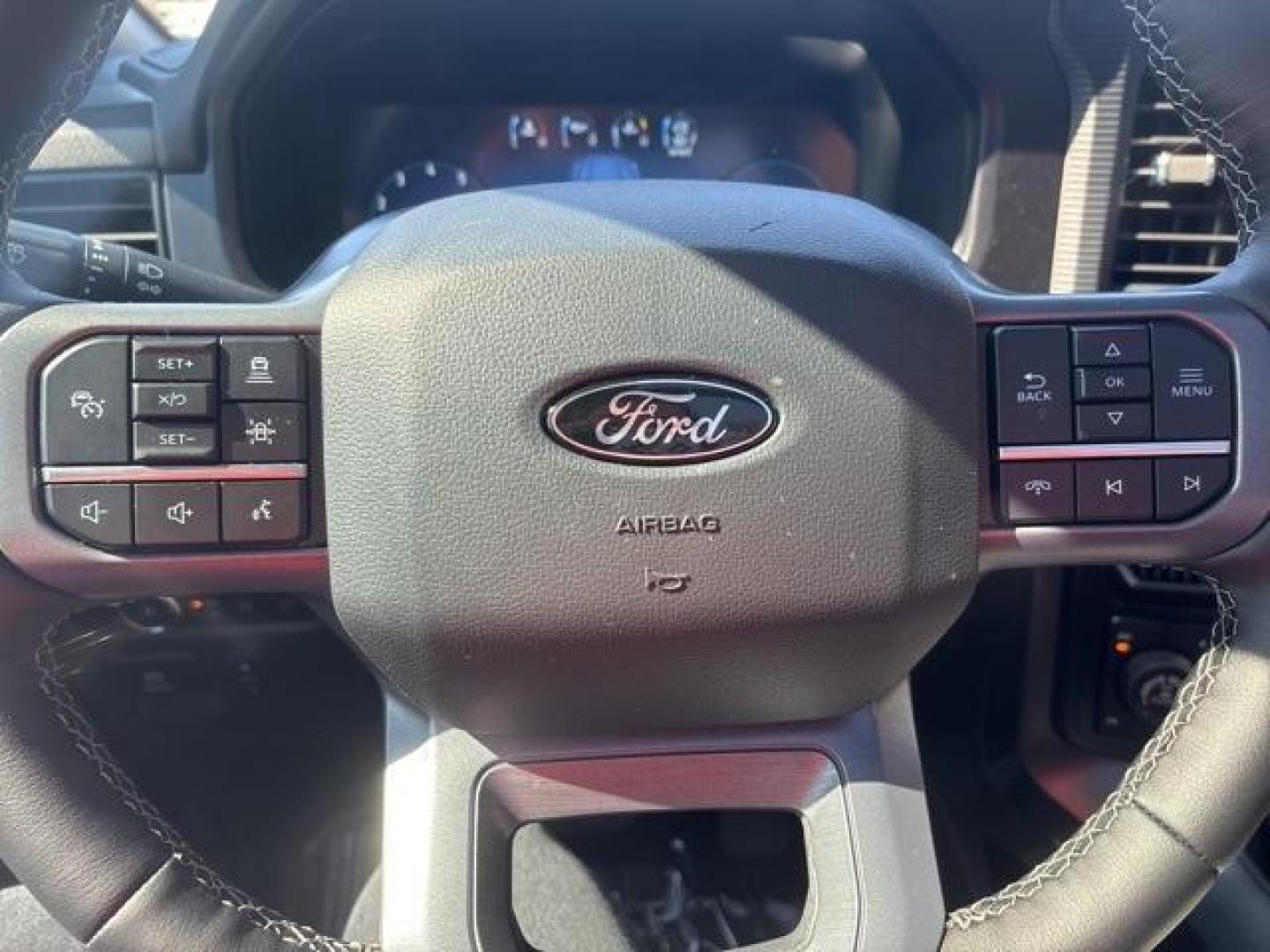 2025 White Metallic /Black Ford F-150 Lariat (1FTFW5L51SF) with an 5.0L V8 engine, Automatic transmission, located at 1105 E Mulberry, Kaufman, TX, 75142, (972) 962-2151, 32.589550, -96.300926 - $5,927 off MSRP!<br><br>4WD.<br>Space White Metallic 2025 Ford F-150 4D SuperCrew Lariat 4WD 10-Speed Automatic 5.0L V8 17/22 City/Highway MPG Price includes: $500 - Retail Bonus Cash. Exp. 01/05/2026 - Photo#18