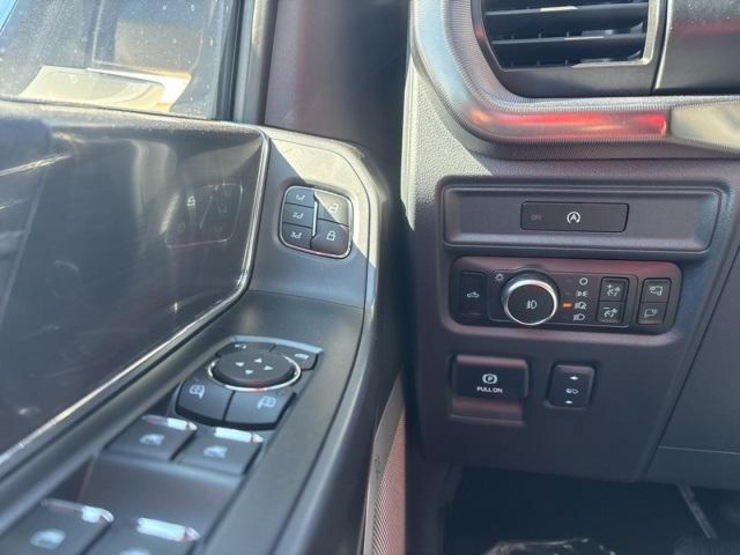 2025 White Metallic /Black Ford F-150 Lariat (1FTFW5L51SF) with an 5.0L V8 engine, Automatic transmission, located at 1105 E Mulberry, Kaufman, TX, 75142, (972) 962-2151, 32.589550, -96.300926 - $5,927 off MSRP!<br><br>4WD.<br>Space White Metallic 2025 Ford F-150 4D SuperCrew Lariat 4WD 10-Speed Automatic 5.0L V8 17/22 City/Highway MPG Price includes: $500 - Retail Bonus Cash. Exp. 01/05/2026 - Photo#20