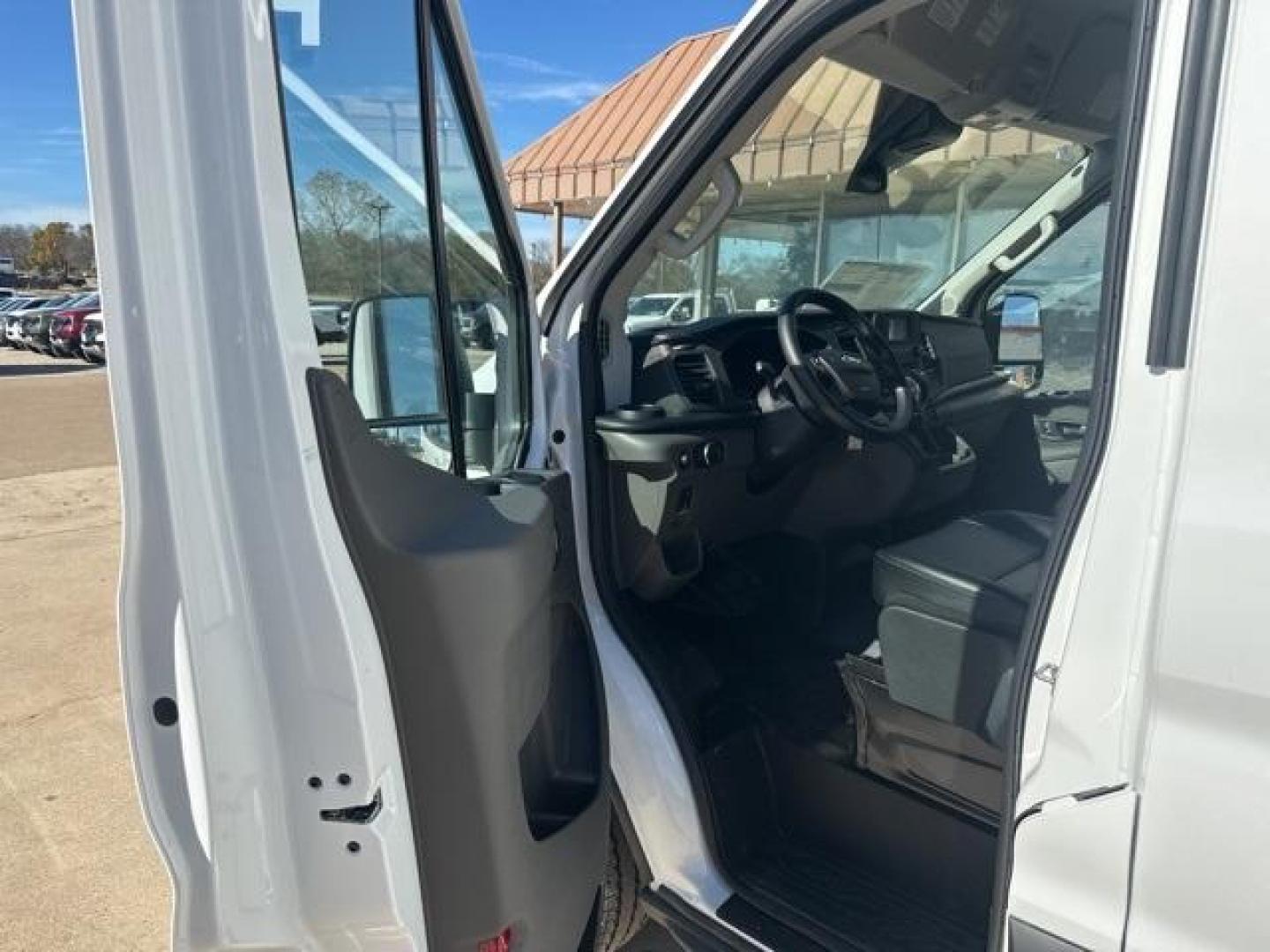 2025 Oxford White /Dark Palazzo Gray Ford Transit-250 Base (1FTBR1C81SK) with an 3.5L V6 Flex Fuel engine, Automatic transmission, located at 1105 E Mulberry, Kaufman, TX, 75142, (972) 962-2151, 32.589550, -96.300926 - $7,025 off MSRP! Priced below KBB Fair Purchase Price!<br><br><br>Oxford White 2025 Ford Transit-250 3D Cargo Van RWD 10-Speed Automatic with Overdrive 3.5L V6 Flex Fuel Price includes: $1000 - Final Days Mega Bonus Cash. Exp. 01/02/2026 $4000 - Retail Customer Cash. Exp. 01/05/2026 - Photo#5