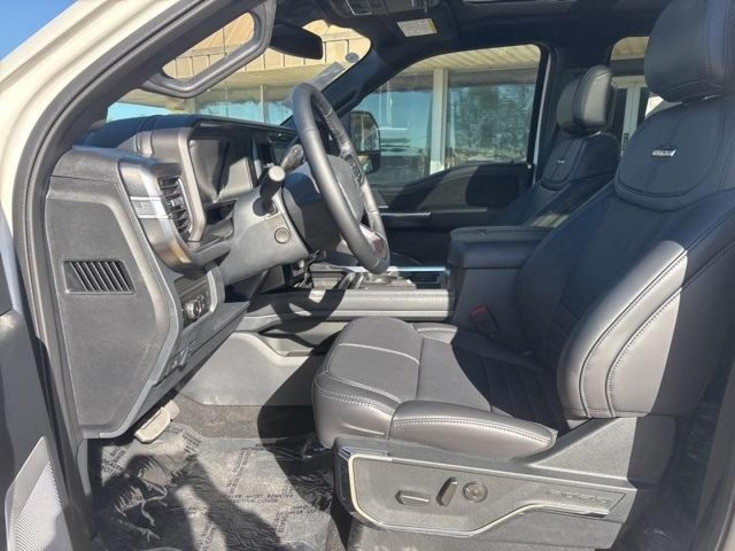 2026 Star White Metallic Tri-Coat /Black Onyx Ford F-250SD Platinum (1FT8W2BM1TE) with an 6.7L High Output Power Stroke V8 Diesel engine, Automatic transmission, located at 1105 E Mulberry, Kaufman, TX, 75142, (972) 962-2151, 32.589550, -96.300926 - Photo#10