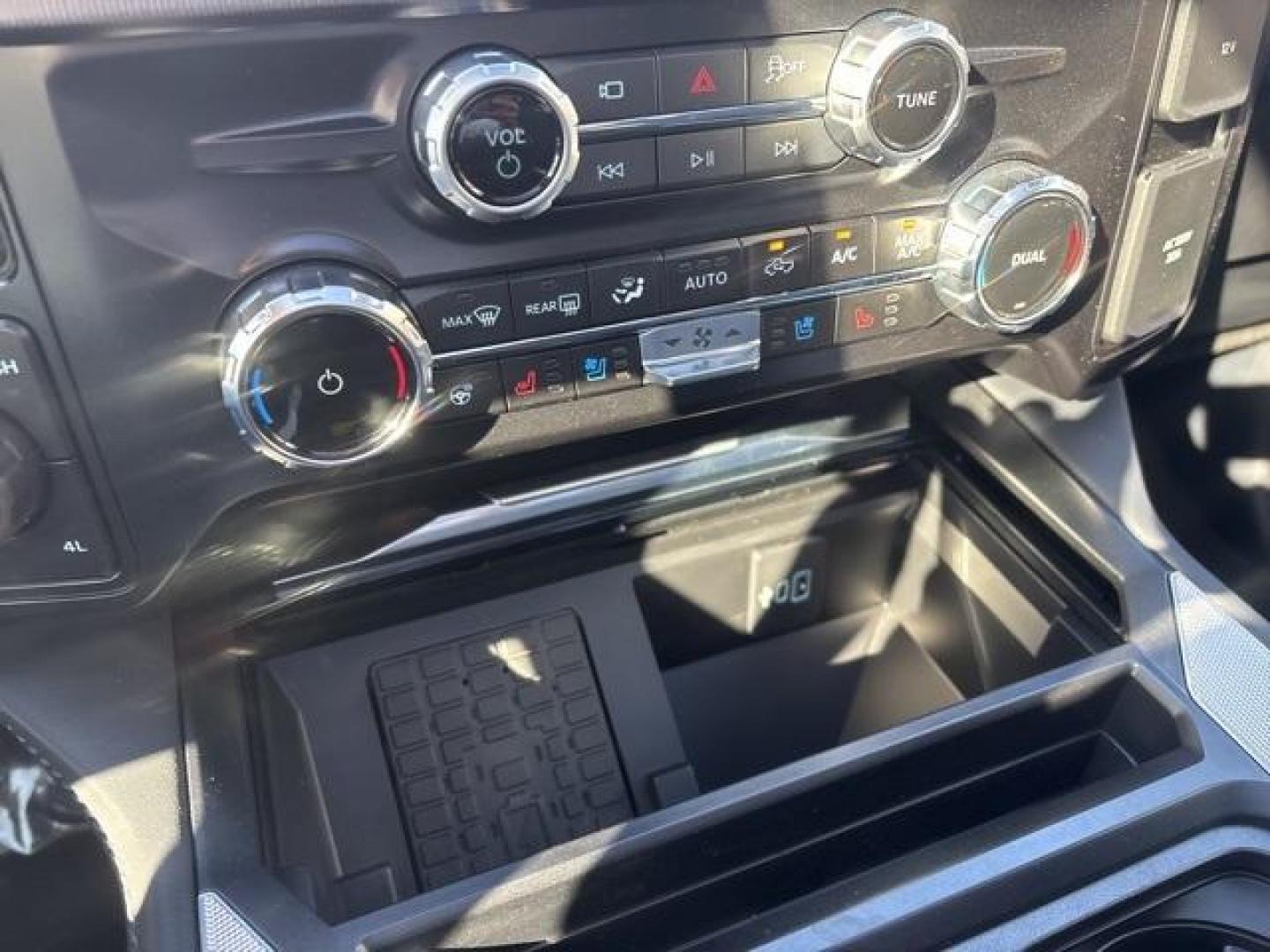 2026 Star White Metallic Tri-Coat /Black Onyx Ford F-250SD Platinum (1FT8W2BM1TE) with an 6.7L High Output Power Stroke V8 Diesel engine, Automatic transmission, located at 1105 E Mulberry, Kaufman, TX, 75142, (972) 962-2151, 32.589550, -96.300926 - Photo#25