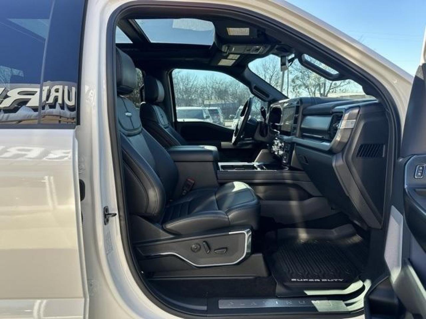2026 White Metallic /Black Onyx/Platinum Blue Ford F-250SD Platinum (1FT8W2BM1TE) with an 6.7L High Output Power Stroke V8 Diesel engine, Automatic transmission, located at 1105 E Mulberry, Kaufman, TX, 75142, (972) 962-2151, 32.589550, -96.300926 - White Metallic 2026 Ford F-250SD 4D Crew Cab Platinum 4WD 10-Speed Automatic 6.7L High Output Power Stroke V8 Diesel 4WD.<br><br><br>Recent Arrival!<br><br><br>Please call Paul Murrey Ford Inc. In Kaufman Texas A Family Dealership Since 1952 Serving the Dallas Fort Worth and East Texas areas for ove - Photo#23