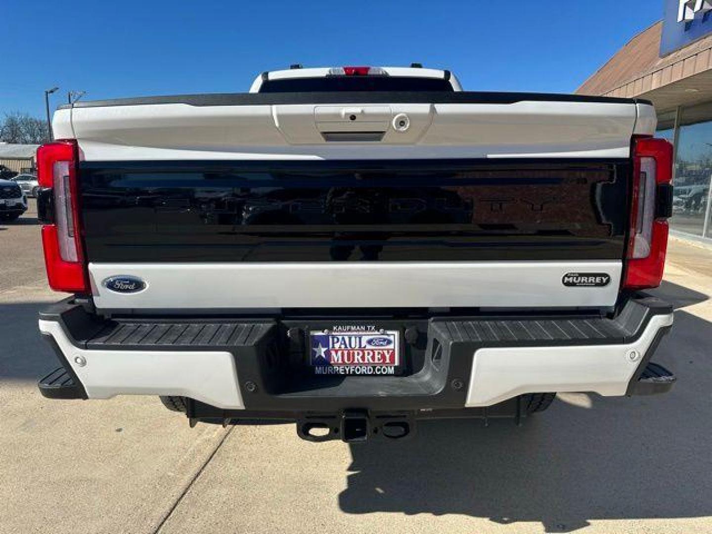 2026 White Metallic /Black Onyx/Platinum Blue Ford F-250SD Platinum (1FT8W2BM1TE) with an 6.7L High Output Power Stroke V8 Diesel engine, Automatic transmission, located at 1105 E Mulberry, Kaufman, TX, 75142, (972) 962-2151, 32.589550, -96.300926 - White Metallic 2026 Ford F-250SD 4D Crew Cab Platinum 4WD 10-Speed Automatic 6.7L High Output Power Stroke V8 Diesel 4WD.<br><br><br>Odometer is 1124 miles below market average!<br><br><br>Please call Paul Murrey Ford Inc. In Kaufman Texas A Family Dealership Since 1952 Serving the Dallas Fort Worth - Photo#3