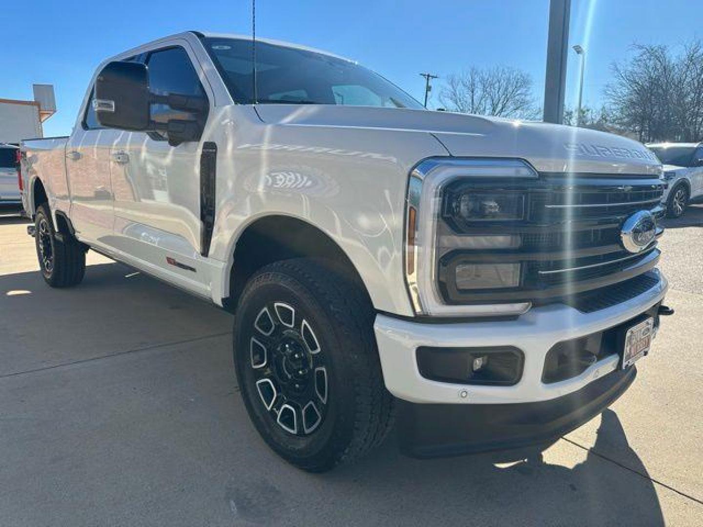 2026 White Metallic /Black Onyx/Platinum Blue Ford F-250SD Platinum (1FT8W2BM1TE) with an 6.7L High Output Power Stroke V8 Diesel engine, Automatic transmission, located at 1105 E Mulberry, Kaufman, TX, 75142, (972) 962-2151, 32.589550, -96.300926 - White Metallic 2026 Ford F-250SD 4D Crew Cab Platinum 4WD 10-Speed Automatic 6.7L High Output Power Stroke V8 Diesel 4WD.<br><br><br>Odometer is 1124 miles below market average!<br><br><br>Please call Paul Murrey Ford Inc. In Kaufman Texas A Family Dealership Since 1952 Serving the Dallas Fort Worth - Photo#7