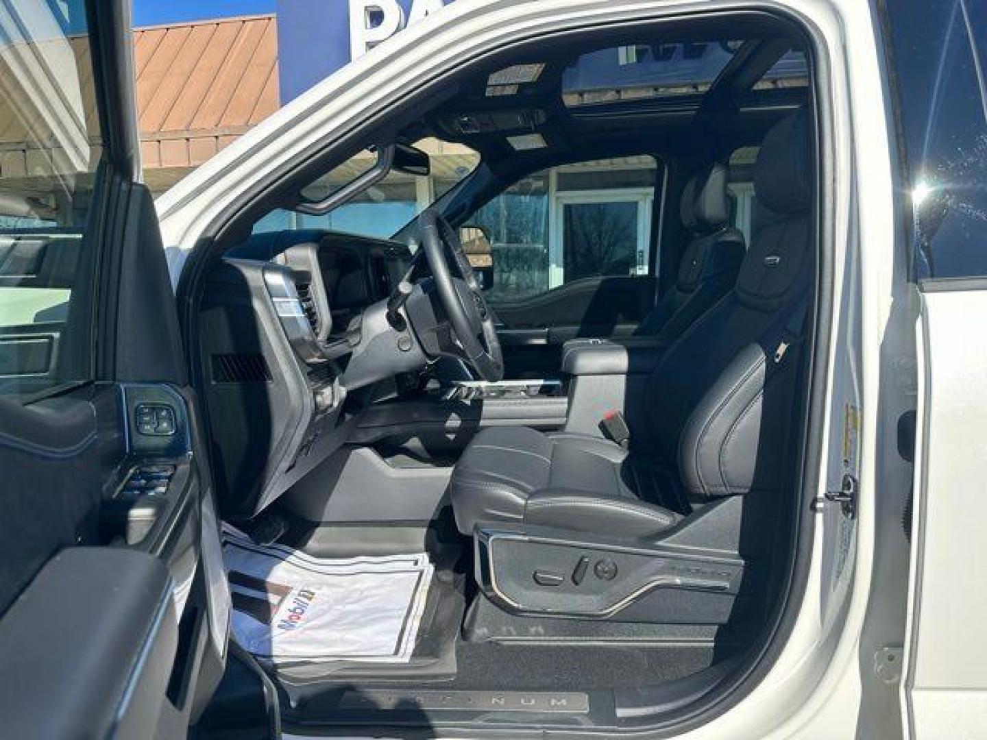 2026 White Metallic /Black Onyx/Platinum Blue Ford F-250SD Platinum (1FT8W2BM1TE) with an 6.7L High Output Power Stroke V8 Diesel engine, Automatic transmission, located at 1105 E Mulberry, Kaufman, TX, 75142, (972) 962-2151, 32.589550, -96.300926 - White Metallic 2026 Ford F-250SD 4D Crew Cab Platinum 4WD 10-Speed Automatic 6.7L High Output Power Stroke V8 Diesel 4WD.<br><br><br>Odometer is 1124 miles below market average!<br><br><br>Please call Paul Murrey Ford Inc. In Kaufman Texas A Family Dealership Since 1952 Serving the Dallas Fort Worth - Photo#10