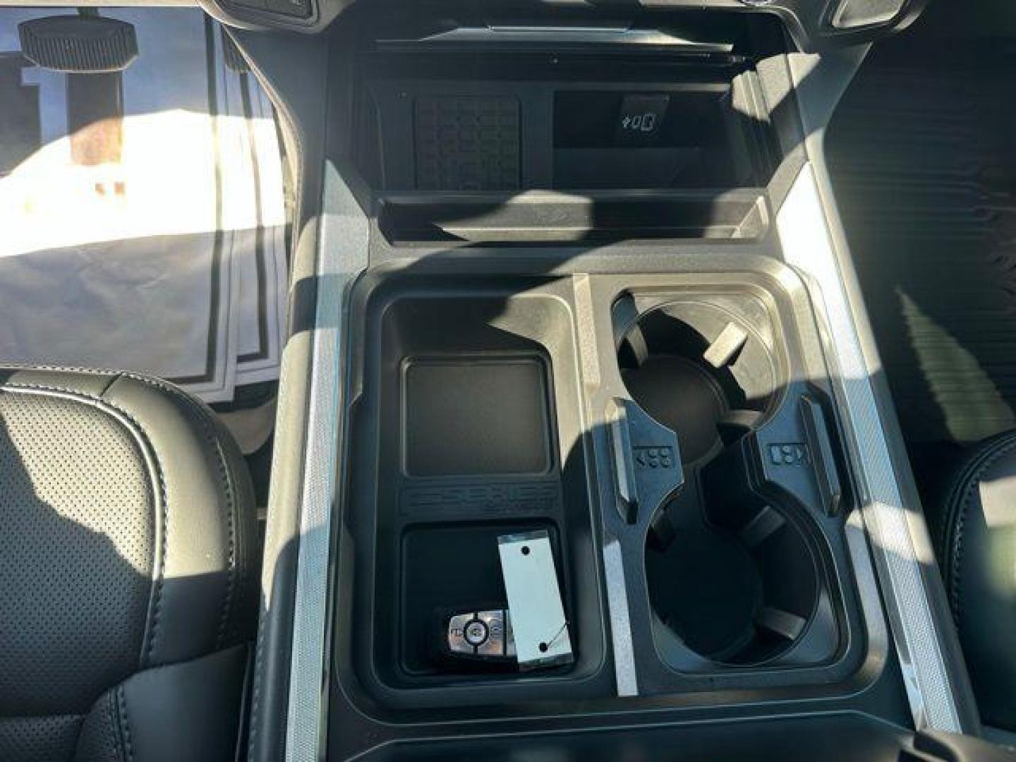 2026 White Metallic /Black Onyx/Platinum Blue Ford F-250SD Platinum (1FT8W2BM1TE) with an 6.7L High Output Power Stroke V8 Diesel engine, Automatic transmission, located at 1105 E Mulberry, Kaufman, TX, 75142, (972) 962-2151, 32.589550, -96.300926 - White Metallic 2026 Ford F-250SD 4D Crew Cab Platinum 4WD 10-Speed Automatic 6.7L High Output Power Stroke V8 Diesel 4WD.<br><br><br>Odometer is 1124 miles below market average!<br><br><br>Please call Paul Murrey Ford Inc. In Kaufman Texas A Family Dealership Since 1952 Serving the Dallas Fort Worth - Photo#13