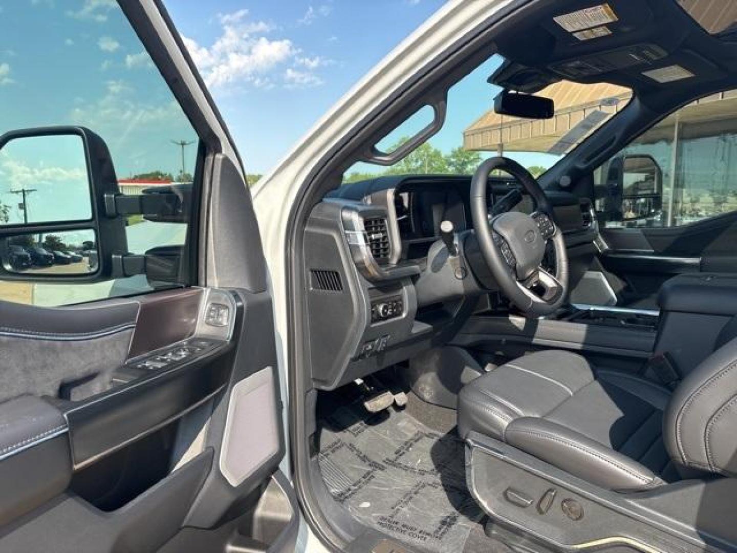 2026 Avalanche /Black Onyx Ford F-250SD Platinum (1FT8W2BM3TE) with an 6.7L High Output Power Stroke V8 Diesel engine, Automatic transmission, located at 1105 E Mulberry, Kaufman, TX, 75142, (972) 962-2151, 32.589550, -96.300926 - Photo#10