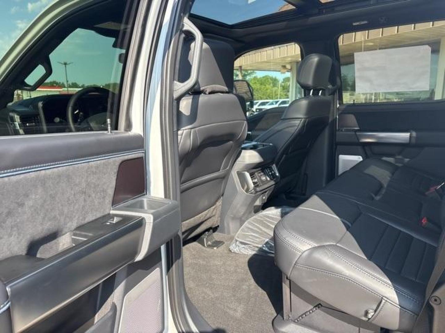2026 Avalanche /Black Onyx Ford F-250SD Platinum (1FT8W2BM3TE) with an 6.7L High Output Power Stroke V8 Diesel engine, Automatic transmission, located at 1105 E Mulberry, Kaufman, TX, 75142, (972) 962-2151, 32.589550, -96.300926 - Photo#15