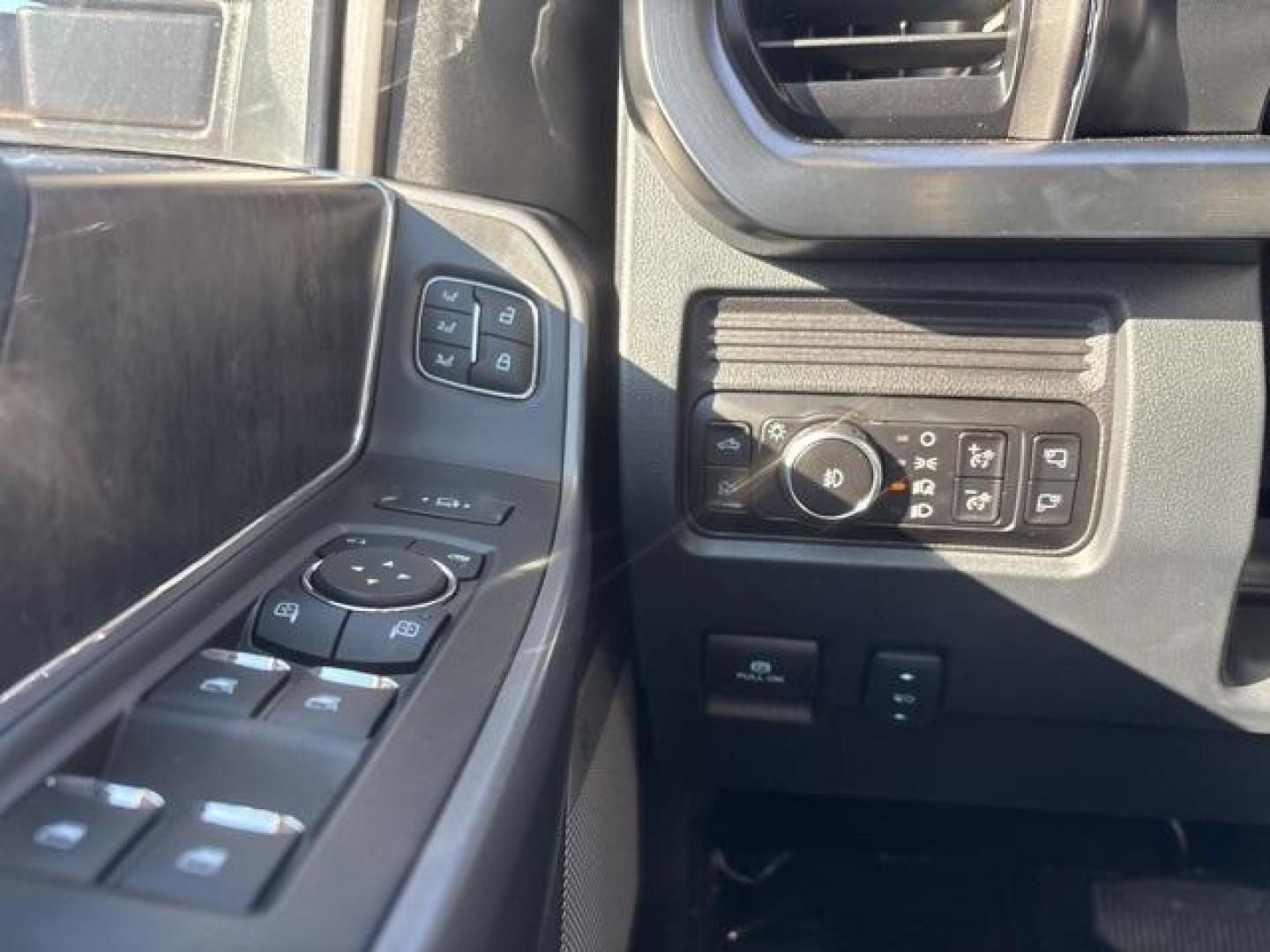 2026 Star White Metallic Tri-Coat /Black Onyx Ford F-250SD Lariat (1FT8W2BTXTE) with an Power Stroke 6.7L V8 DI 32V OHV Turbodiesel engine, Automatic transmission, located at 1105 E Mulberry, Kaufman, TX, 75142, (972) 962-2151, 32.589550, -96.300926 - Star White Metallic Tri-Coat 2026 Ford F-250SD 4D Crew Cab Lariat 4WD 10-Speed Automatic Power Stroke 6.7L V8 DI 32V OHV Turbodiesel 4WD. - Photo#20
