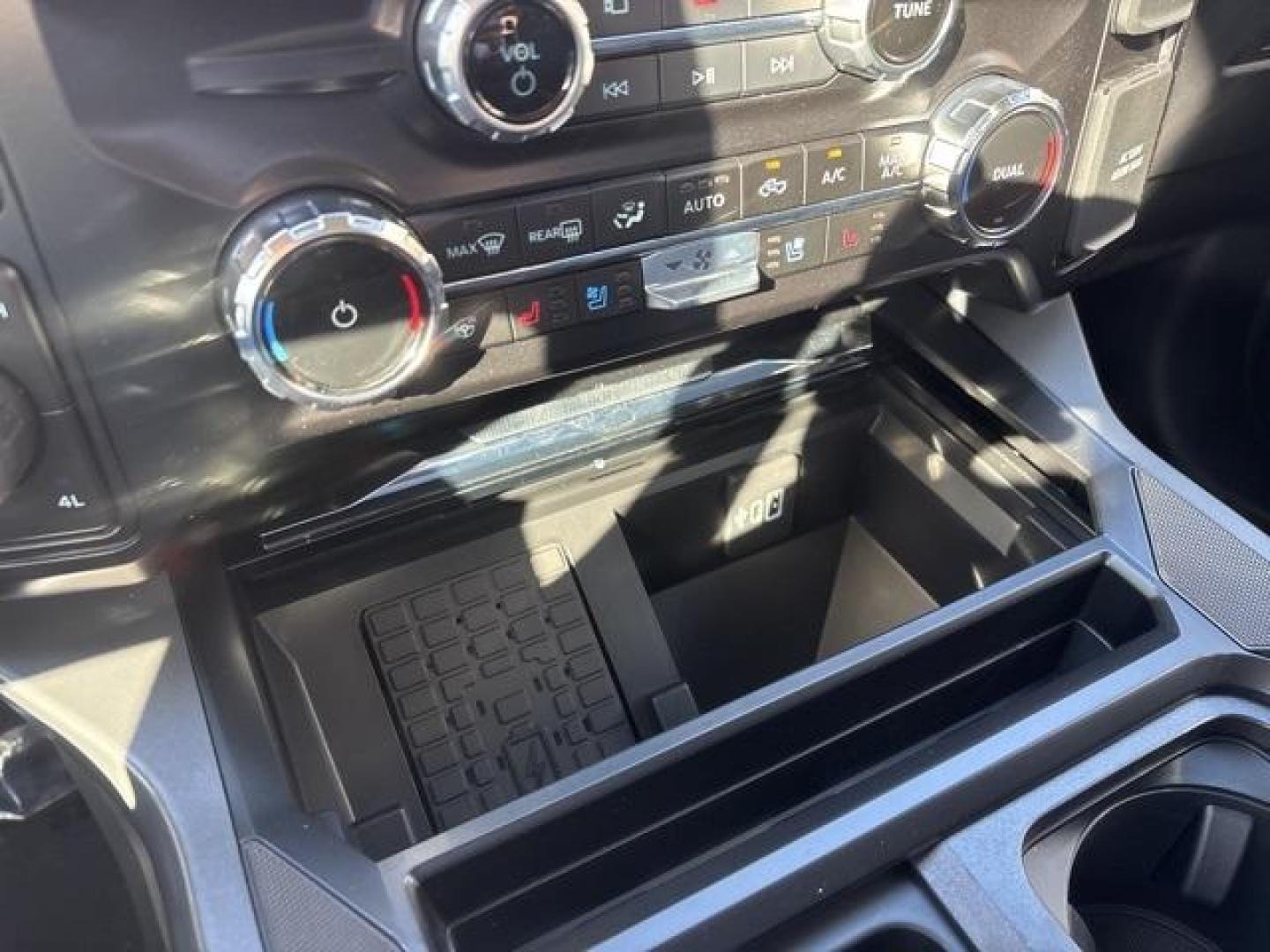 2026 Star White Metallic Tri-Coat /Black Onyx Ford F-250SD Lariat (1FT8W2BTXTE) with an Power Stroke 6.7L V8 DI 32V OHV Turbodiesel engine, Automatic transmission, located at 1105 E Mulberry, Kaufman, TX, 75142, (972) 962-2151, 32.589550, -96.300926 - Star White Metallic Tri-Coat 2026 Ford F-250SD 4D Crew Cab Lariat 4WD 10-Speed Automatic Power Stroke 6.7L V8 DI 32V OHV Turbodiesel 4WD. - Photo#23