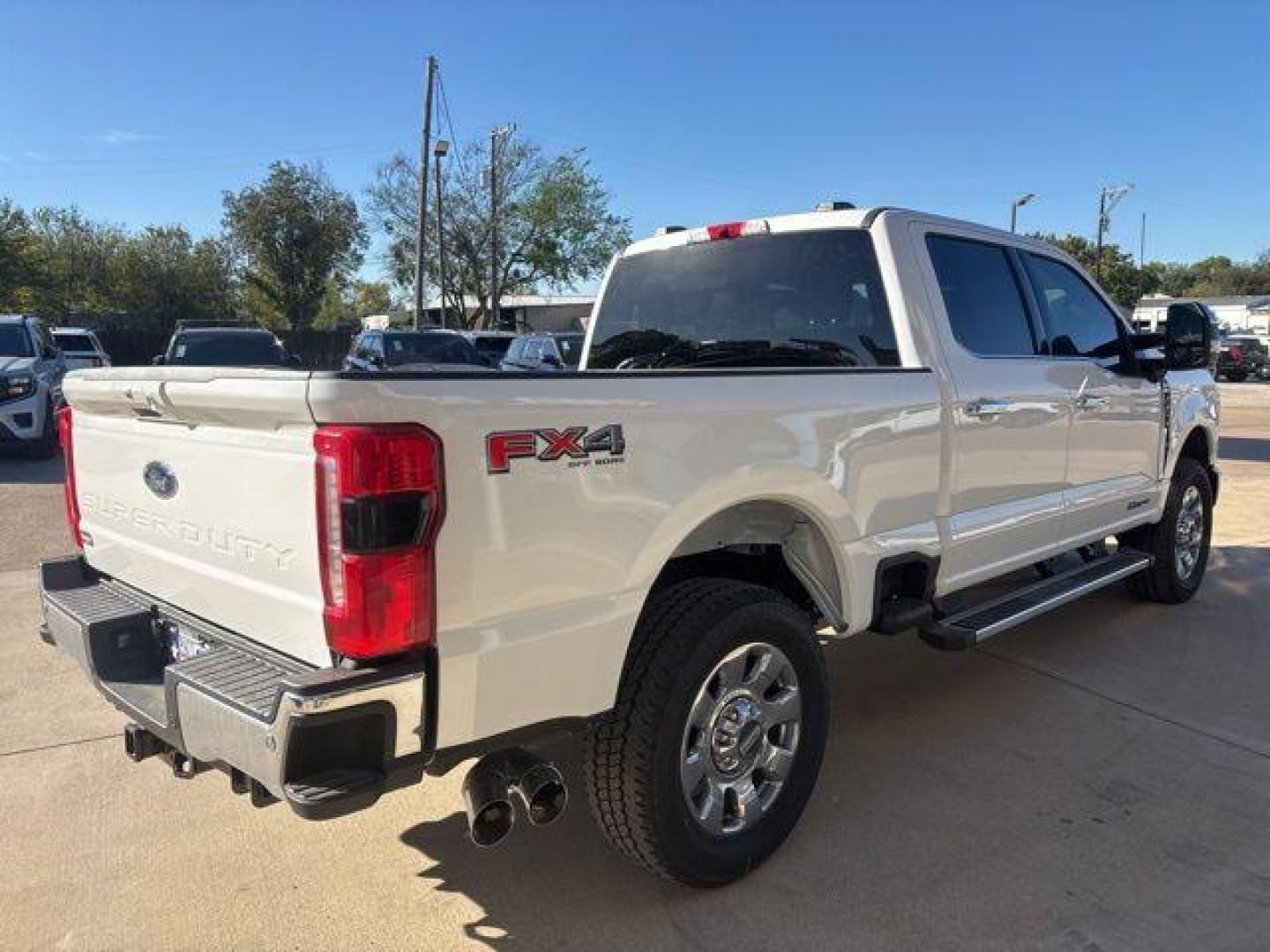 2026 White Metallic /Black Onyx Ford F-250SD Lariat (1FT8W2BTXTE) with an Power Stroke 6.7L V8 DI 32V OHV Turbodiesel engine, Automatic transmission, located at 1105 E Mulberry, Kaufman, TX, 75142, (972) 962-2151, 32.589550, -96.300926 - $4,291 off MSRP!<br><br>4WD.<br>Star White Metallic Tri-Coat 2026 Ford F-250SD 4D Crew Cab Lariat 4WD 10-Speed Automatic Power Stroke 6.7L V8 DI 32V OHV Turbodiesel - Photo#5