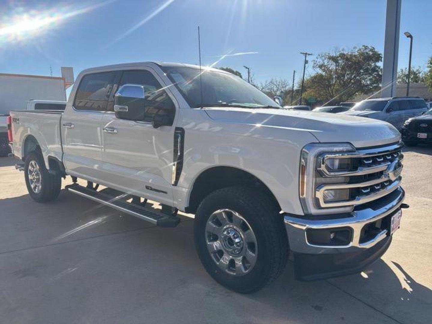 2026 White Metallic /Black Onyx Ford F-250SD Lariat (1FT8W2BTXTE) with an Power Stroke 6.7L V8 DI 32V OHV Turbodiesel engine, Automatic transmission, located at 1105 E Mulberry, Kaufman, TX, 75142, (972) 962-2151, 32.589550, -96.300926 - $4,291 off MSRP!<br><br>4WD.<br>Star White Metallic Tri-Coat 2026 Ford F-250SD 4D Crew Cab Lariat 4WD 10-Speed Automatic Power Stroke 6.7L V8 DI 32V OHV Turbodiesel - Photo#6