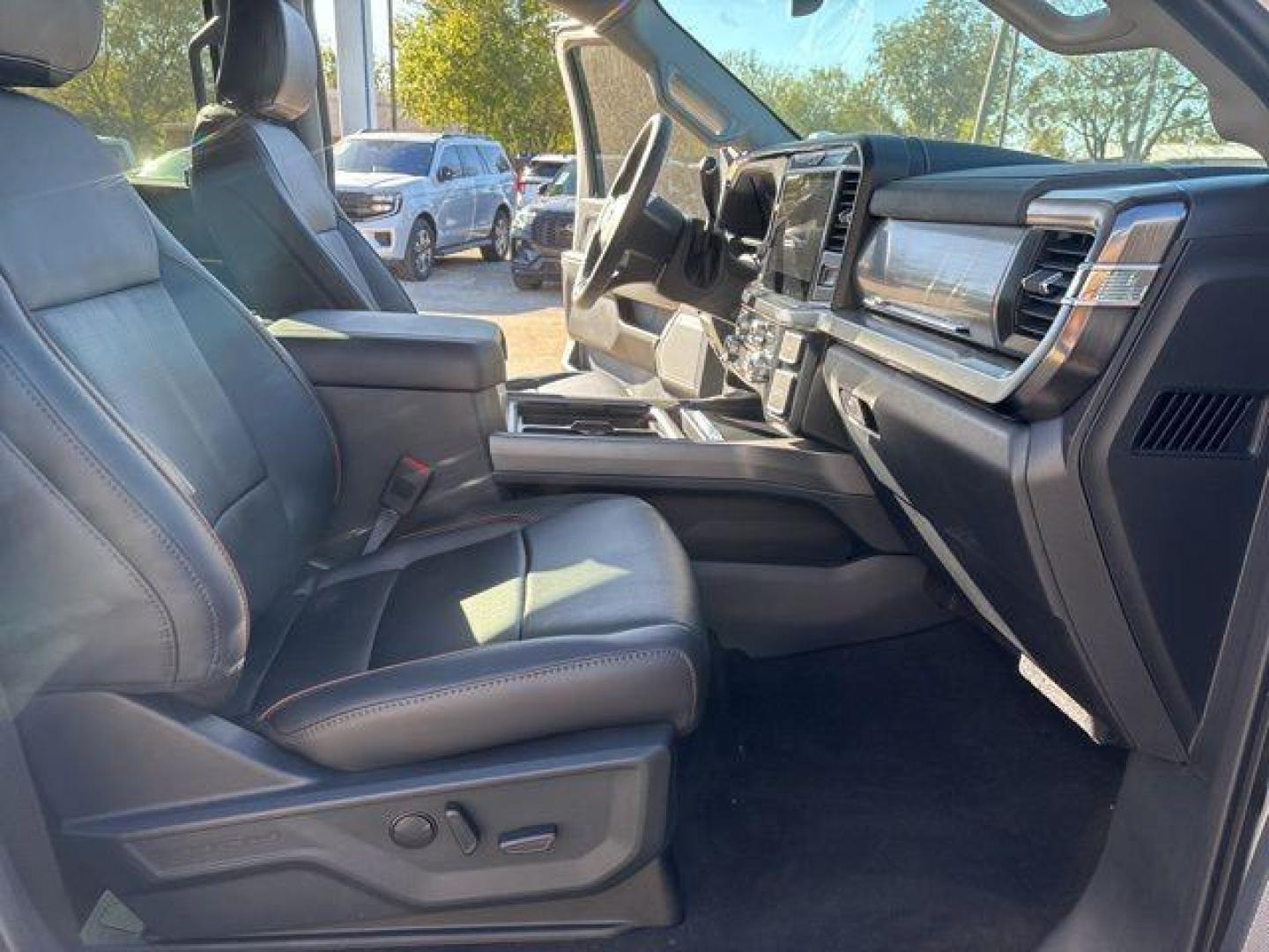 2026 White Metallic /Black Onyx Ford F-250SD Lariat (1FT8W2BTXTE) with an Power Stroke 6.7L V8 DI 32V OHV Turbodiesel engine, Automatic transmission, located at 1105 E Mulberry, Kaufman, TX, 75142, (972) 962-2151, 32.589550, -96.300926 - $4,291 off MSRP!<br><br>4WD.<br>Star White Metallic Tri-Coat 2026 Ford F-250SD 4D Crew Cab Lariat 4WD 10-Speed Automatic Power Stroke 6.7L V8 DI 32V OHV Turbodiesel - Photo#15