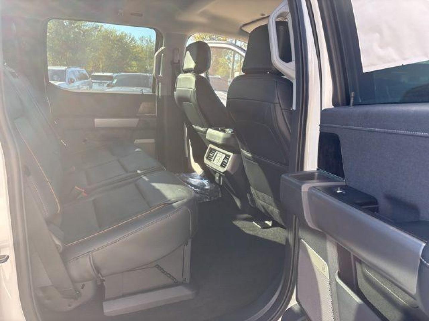 2026 White Metallic /Black Onyx Ford F-250SD Lariat (1FT8W2BTXTE) with an Power Stroke 6.7L V8 DI 32V OHV Turbodiesel engine, Automatic transmission, located at 1105 E Mulberry, Kaufman, TX, 75142, (972) 962-2151, 32.589550, -96.300926 - $4,291 off MSRP!<br><br>4WD.<br>Star White Metallic Tri-Coat 2026 Ford F-250SD 4D Crew Cab Lariat 4WD 10-Speed Automatic Power Stroke 6.7L V8 DI 32V OHV Turbodiesel - Photo#18