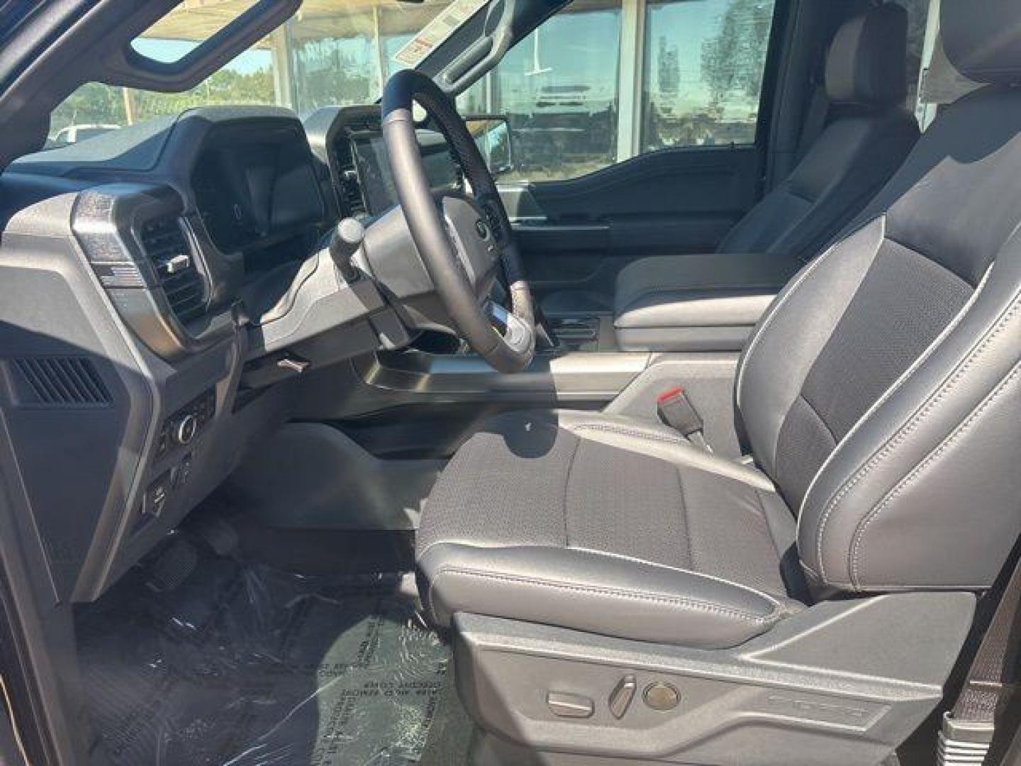 2025 Black Metallic /Black Ford F-150 Lariat (1FTFW5LDXSF) with an 3.5L PowerBoost Full-Hybrid V6 engine, Automatic transmission, located at 1105 E Mulberry, Kaufman, TX, 75142, (972) 962-2151, 32.589550, -96.300926 - $9,121 off MSRP!<br><br>3.5L PowerBoost Full-Hybrid V6, 4WD.<br>Agate Black Metallic 2025 Ford F-150 4D SuperCrew Lariat 4WD 10-Speed Automatic 3.5L PowerBoost Full-Hybrid V6 23/23 City/Highway MPG Price includes: $1000 - Truck Month Retail Bonus Cash. Exp. 03/31/2026 $1500 - Retail Bonus Cash. Exp. - Photo#10