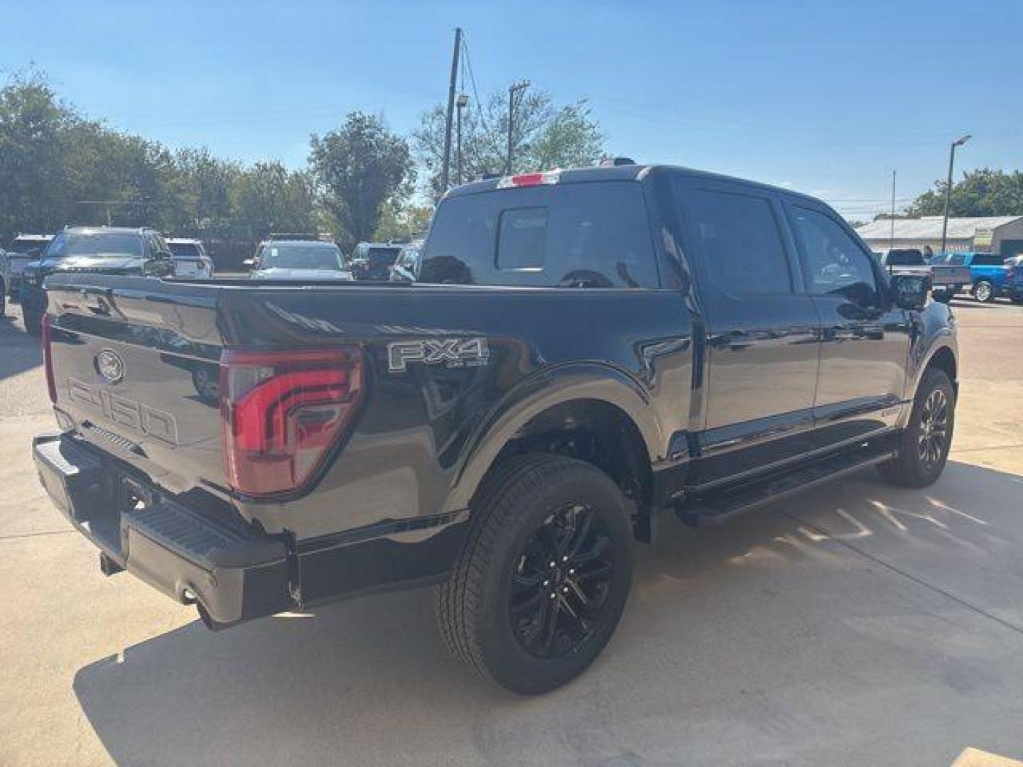 2025 Black Metallic /Black Ford F-150 Lariat (1FTFW5LDXSF) with an 3.5L PowerBoost Full-Hybrid V6 engine, Automatic transmission, located at 1105 E Mulberry, Kaufman, TX, 75142, (972) 962-2151, 32.589550, -96.300926 - $8,621 off MSRP!<br><br>3.5L PowerBoost Full-Hybrid V6, 4WD.<br>Agate Black Metallic 2025 Ford F-150 4D SuperCrew Lariat 4WD 10-Speed Automatic 3.5L PowerBoost Full-Hybrid V6 23/23 City/Highway MPG Price includes: $1000 - Employee Pricing Retail Bonus Cash. Exp. 07/06/2026 $2500 - Employee Pricing R - Photo#5