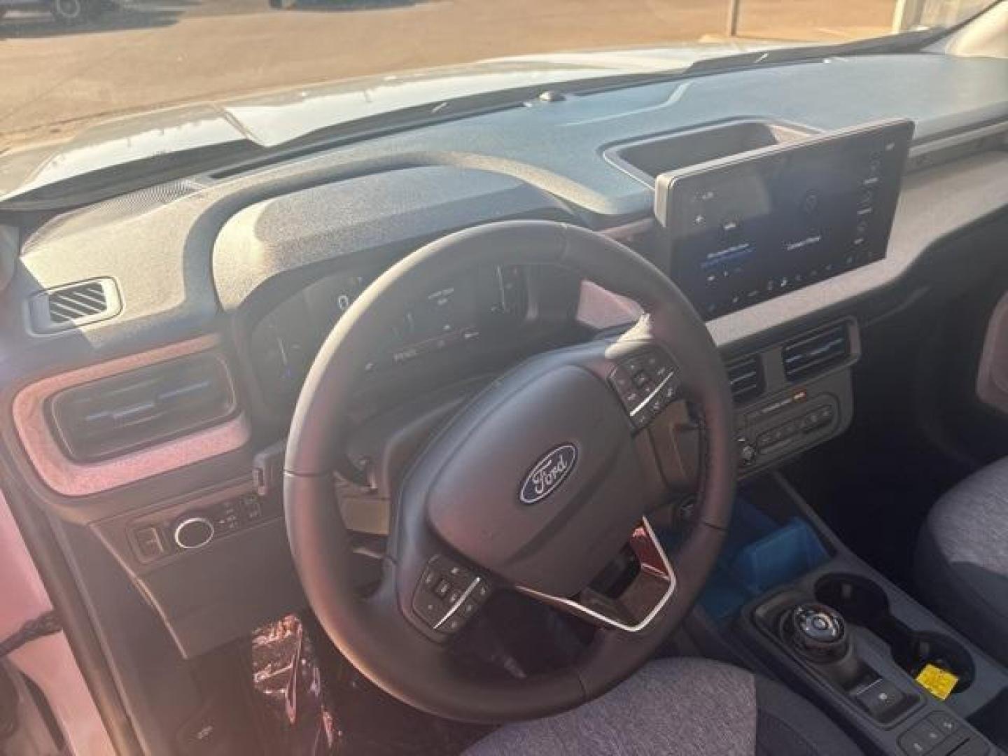 2025 White /Navy Ford Maverick XLT (3FTTW8JA4SR) with an EcoBoost 2.0L I4 GTDi DOHC Turbocharged VCT engine, Automatic transmission, located at 1105 E Mulberry, Kaufman, TX, 75142, (972) 962-2151, 32.589550, -96.300926 - Photo#10